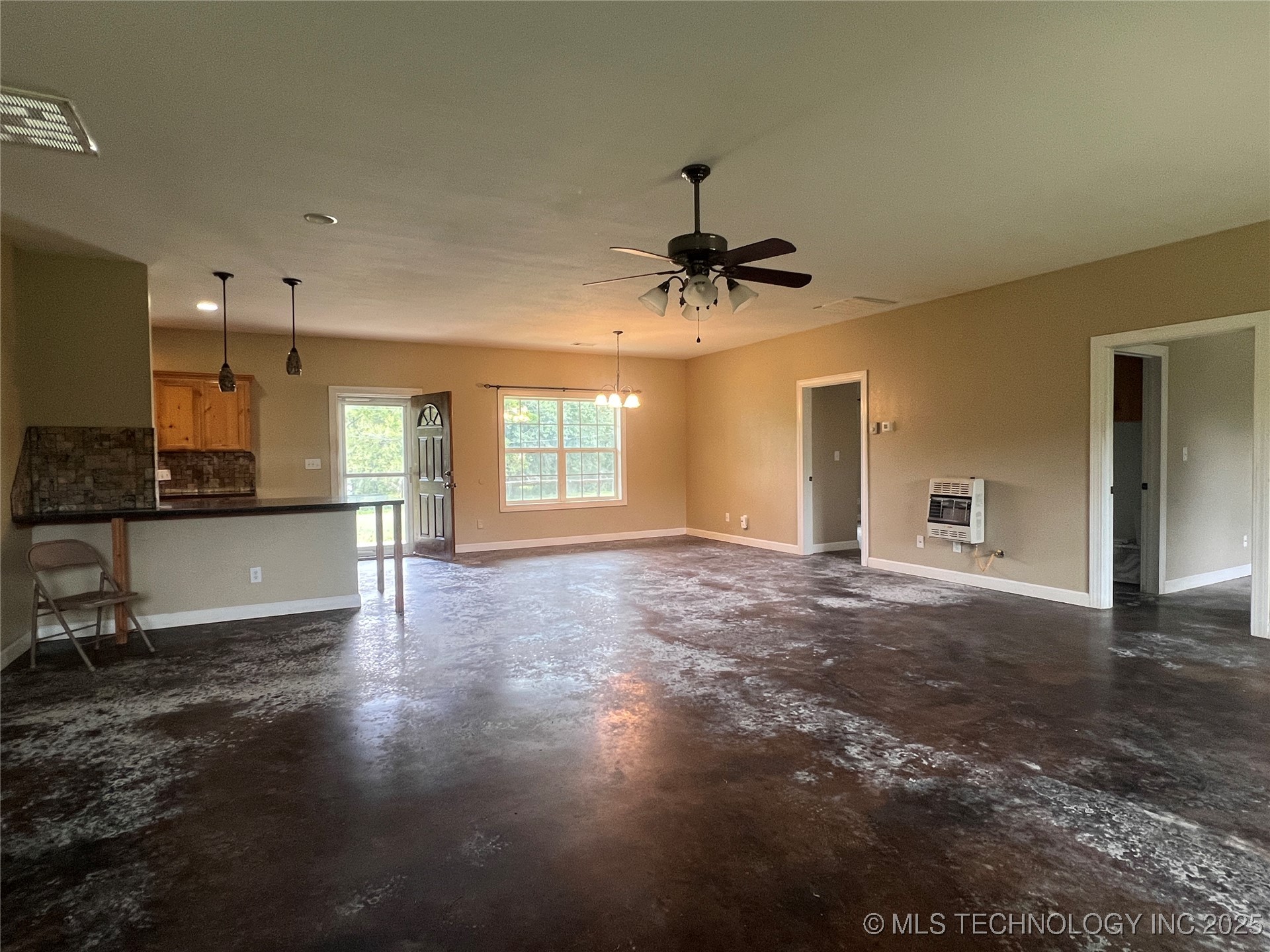 220 Willow Lane Property Photo 14