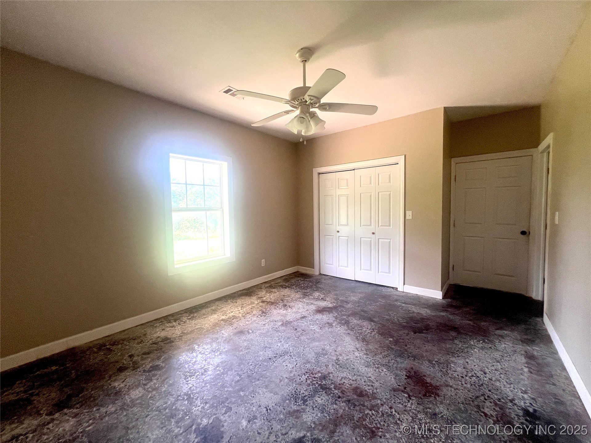 220 Willow Lane Property Photo 29