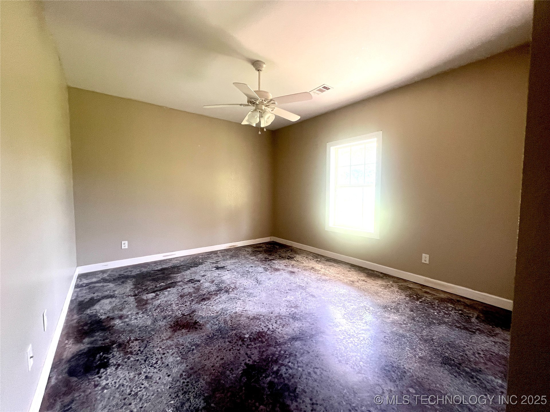 220 Willow Lane Property Photo 30