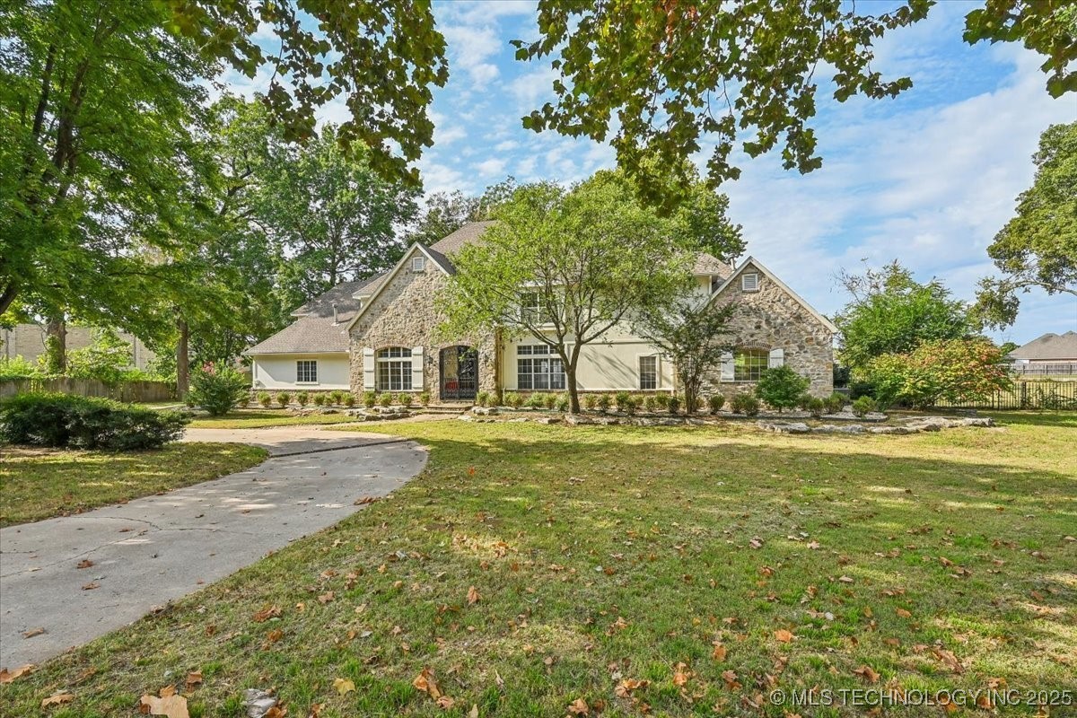 9432 S Florence Avenue Property Photo 2