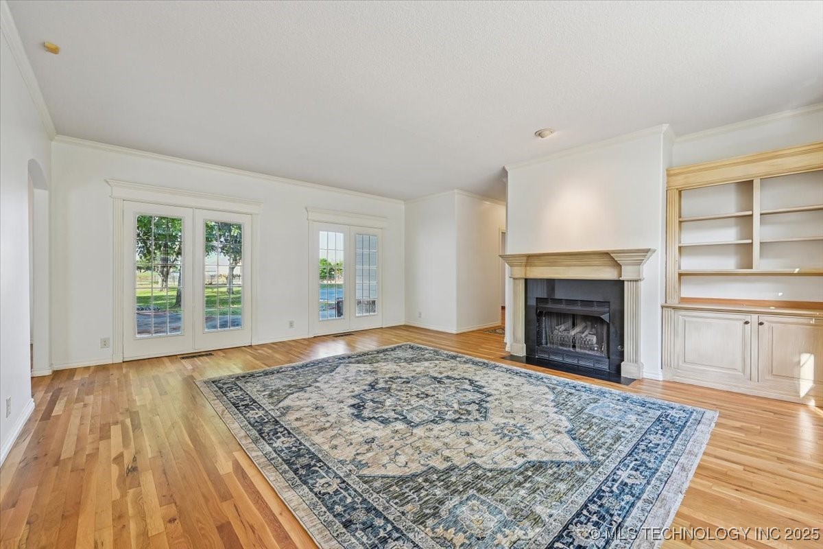 9432 S Florence Avenue Property Photo 7