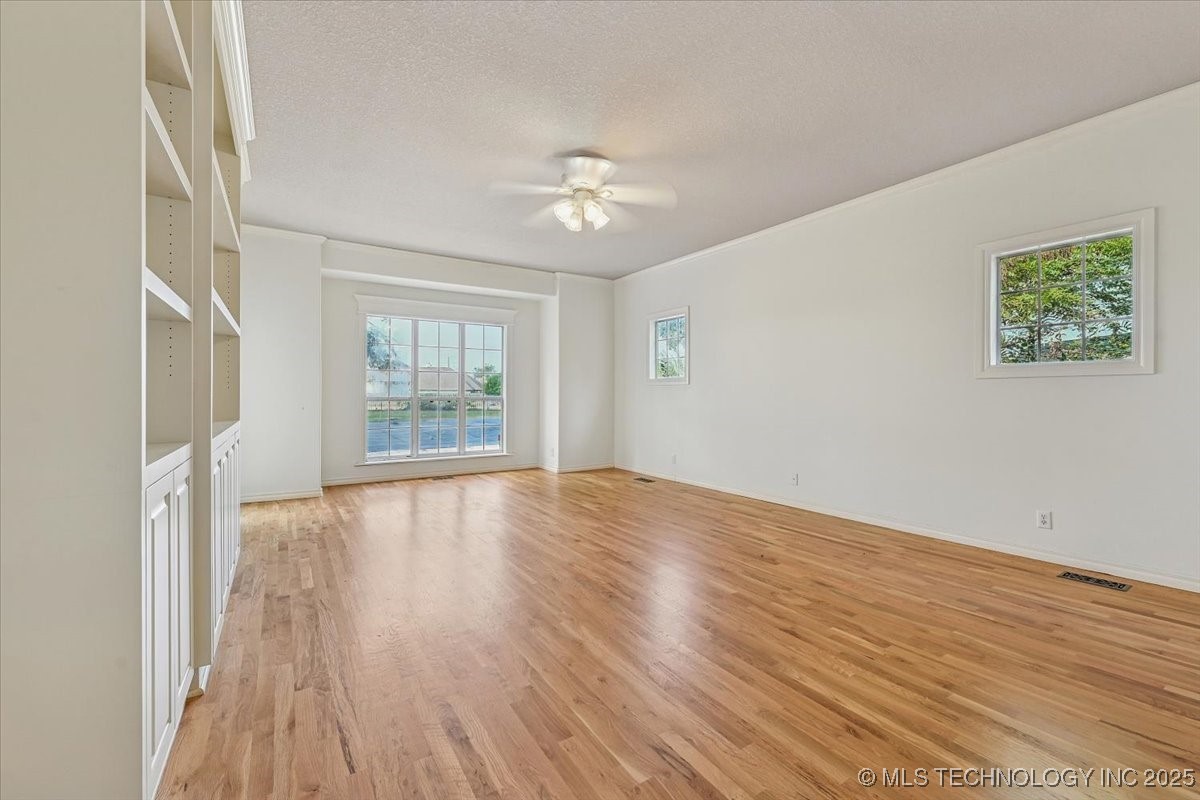 9432 S Florence Avenue Property Photo 26