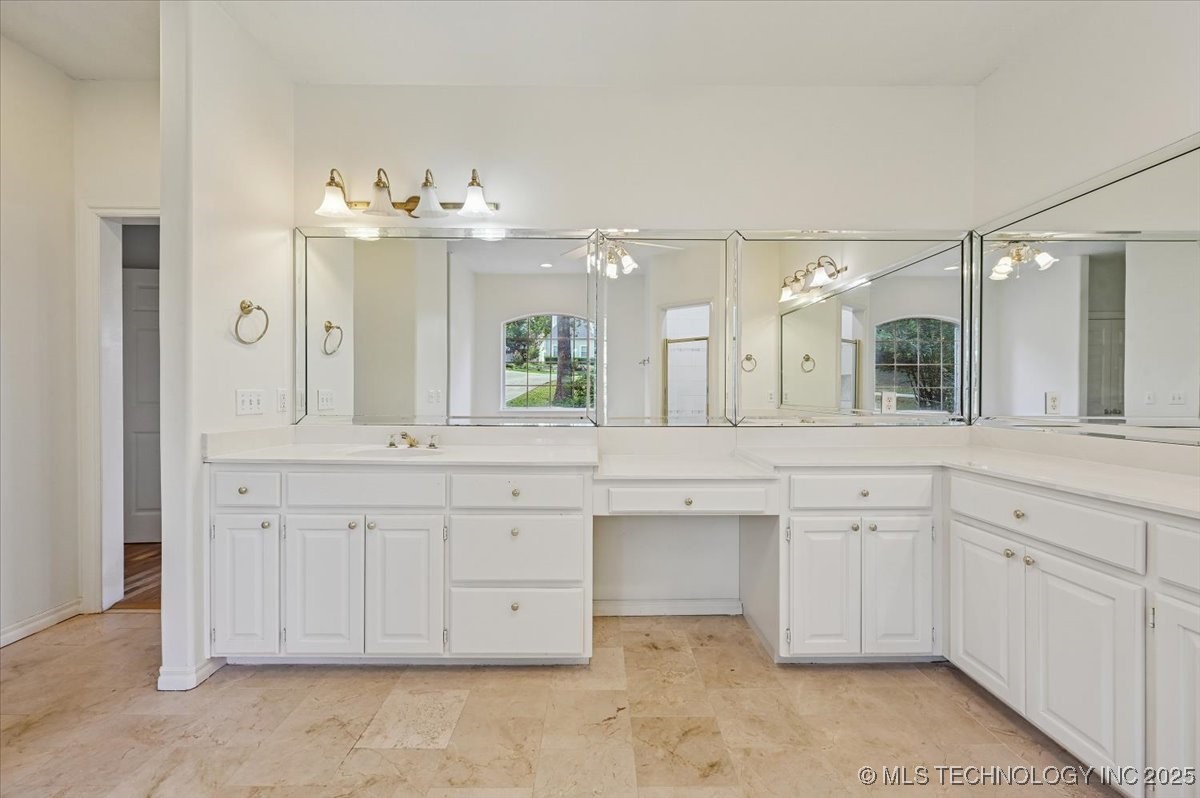 9432 S Florence Avenue Property Photo 30