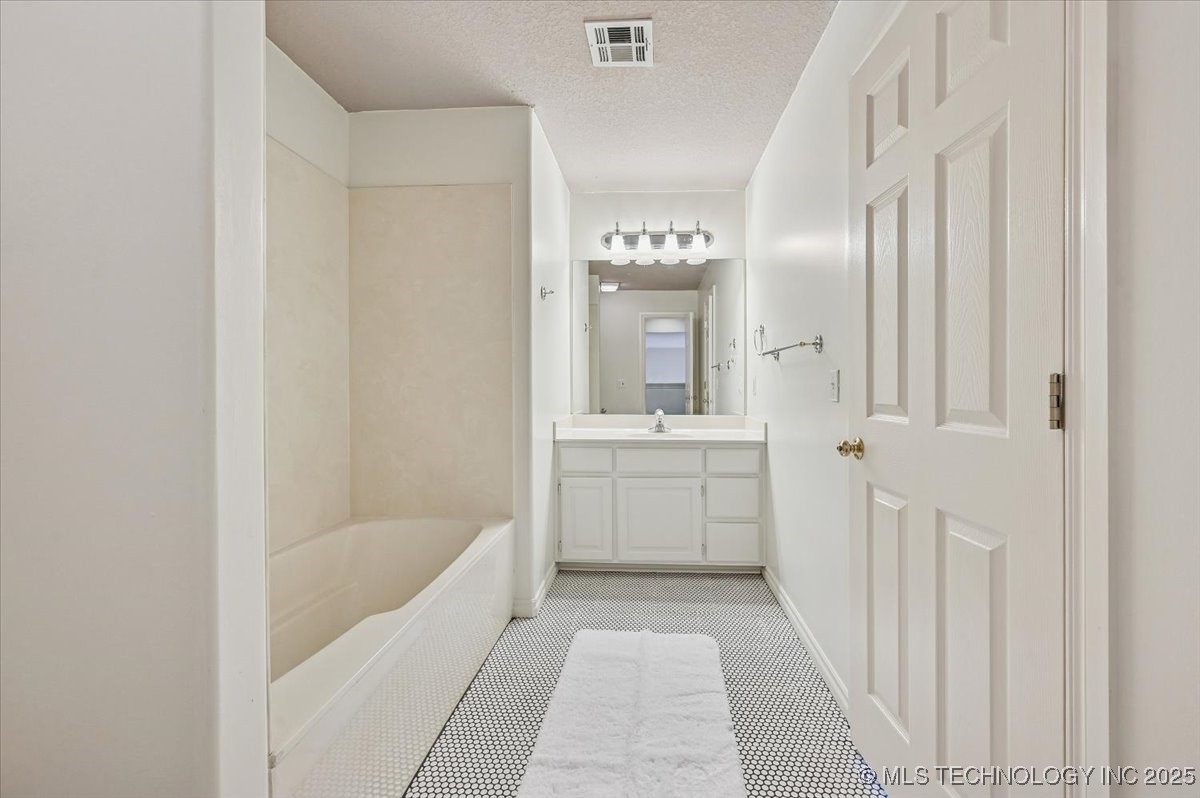 9432 S Florence Avenue Property Photo 42