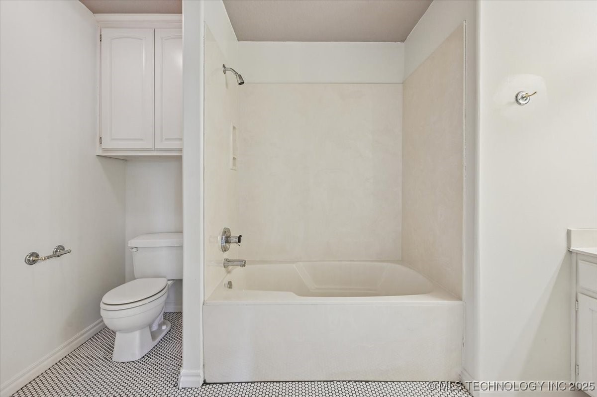 9432 S Florence Avenue Property Photo 43