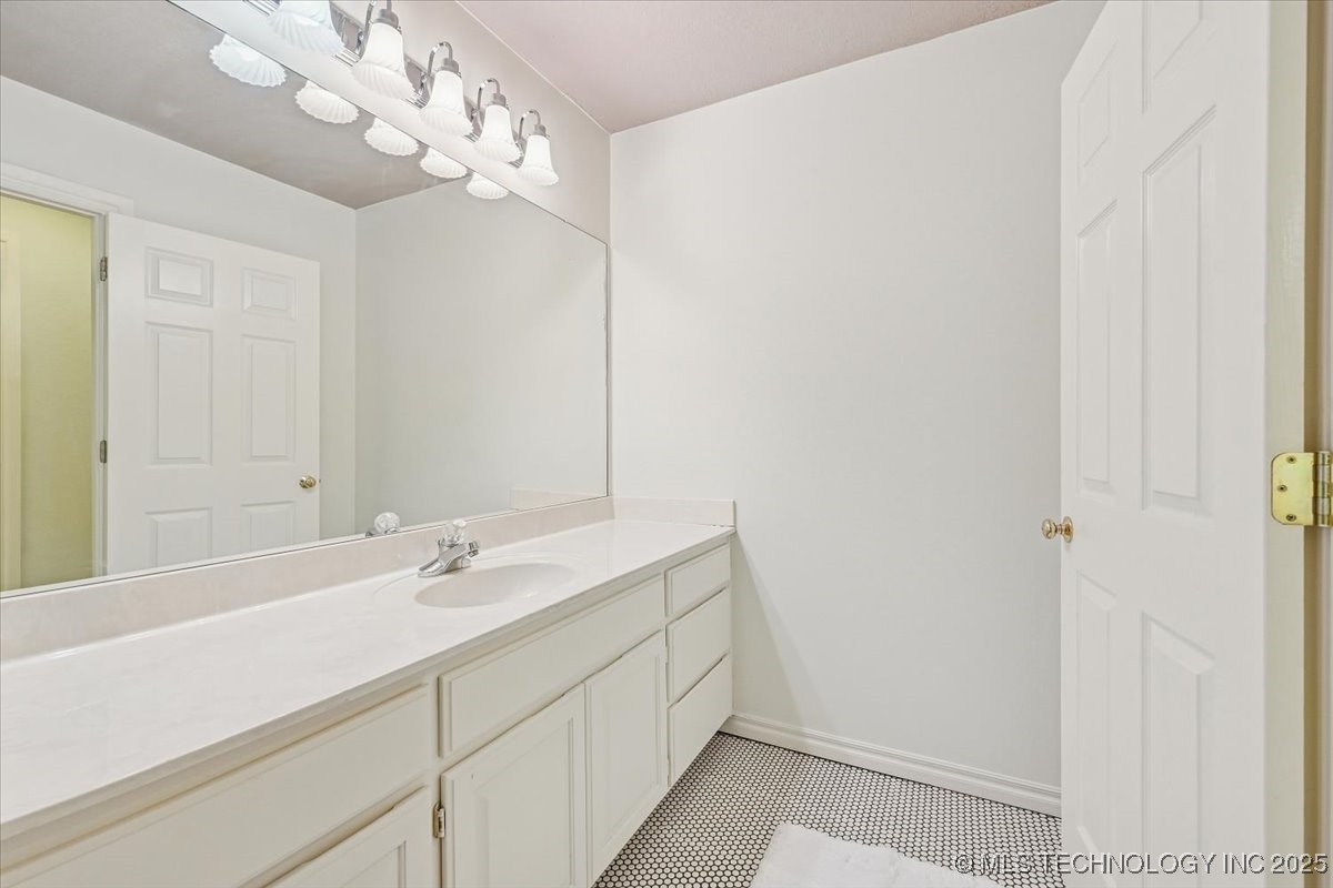 9432 S Florence Avenue Property Photo 49