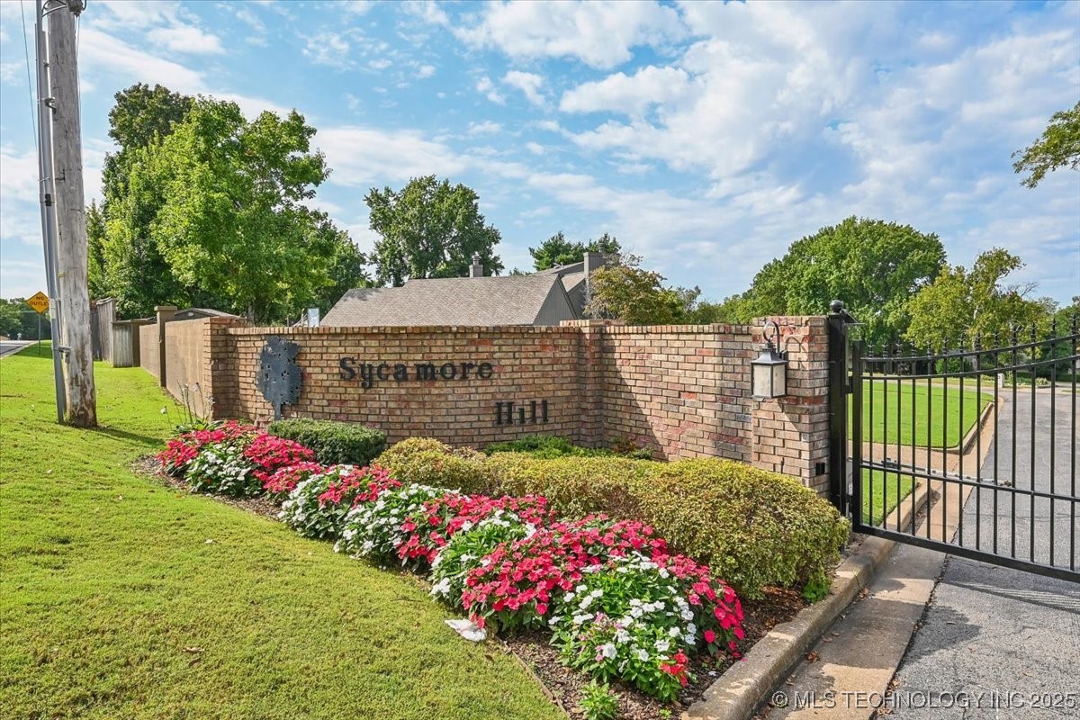 9432 S Florence Avenue Property Photo 65