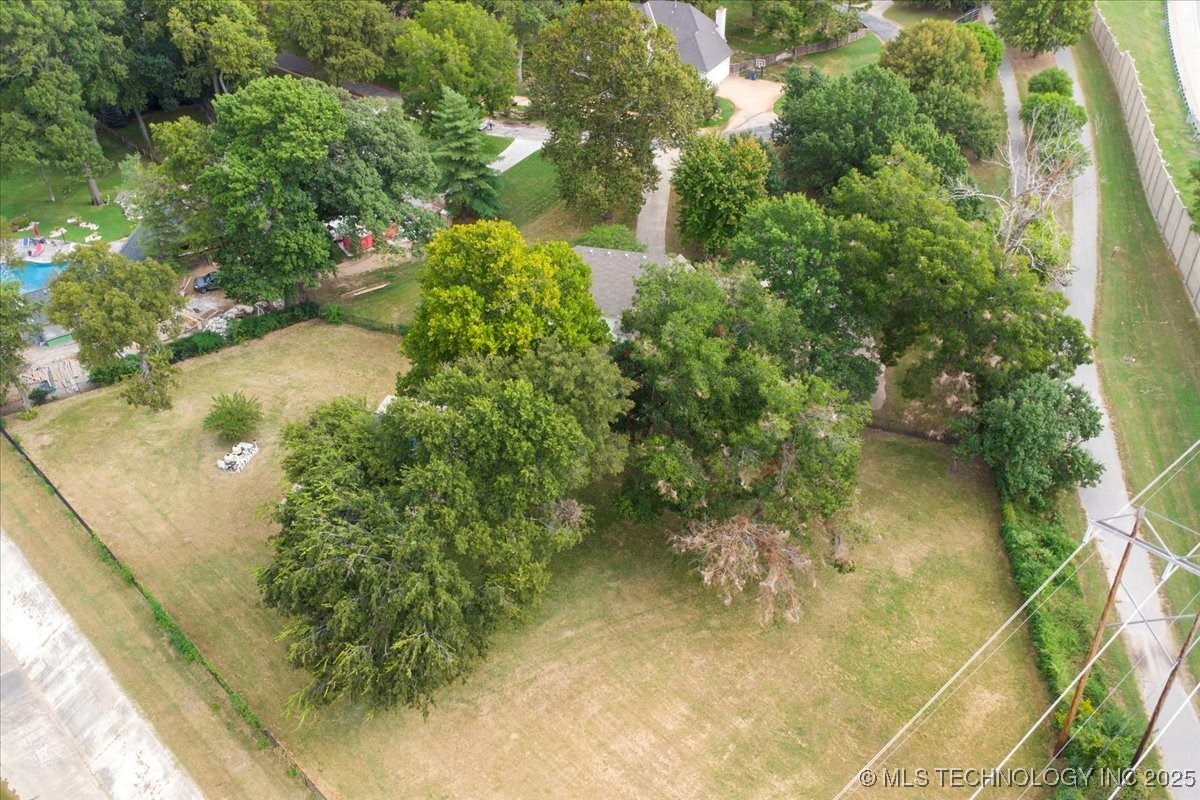 9432 S Florence Avenue Property Photo 68