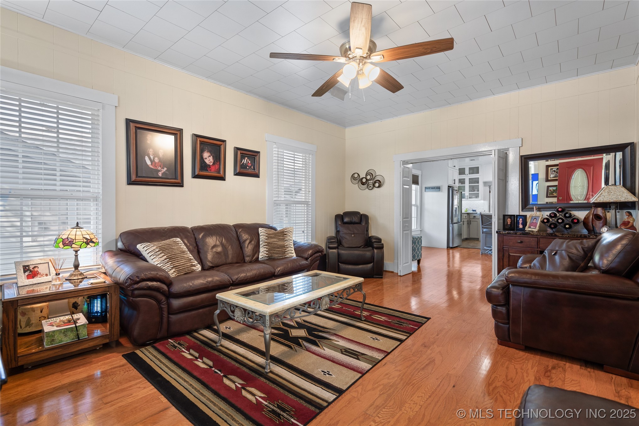 1105 Bixby Property Photo 4