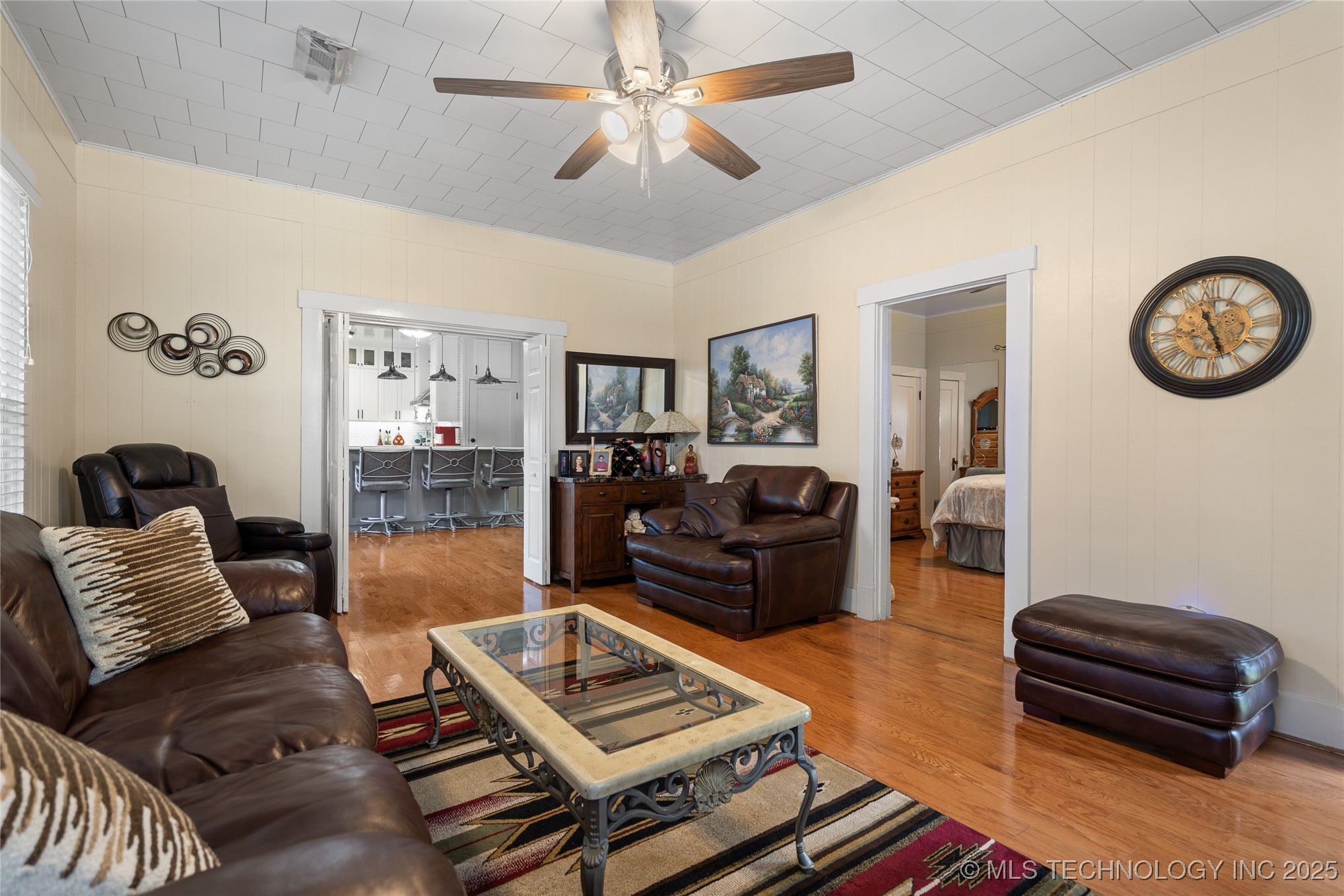 1105 Bixby Property Photo 5