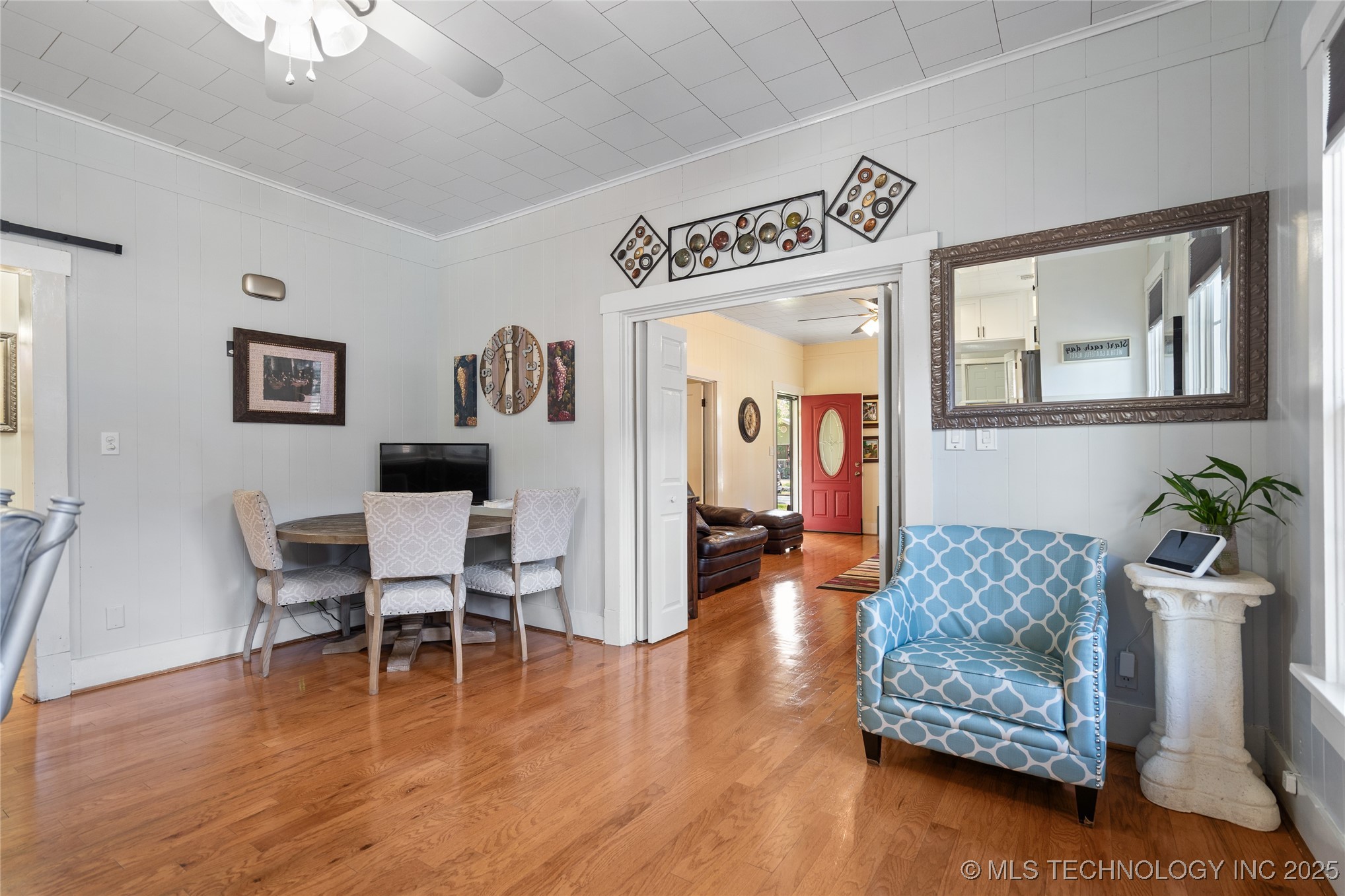 1105 Bixby Property Photo 9