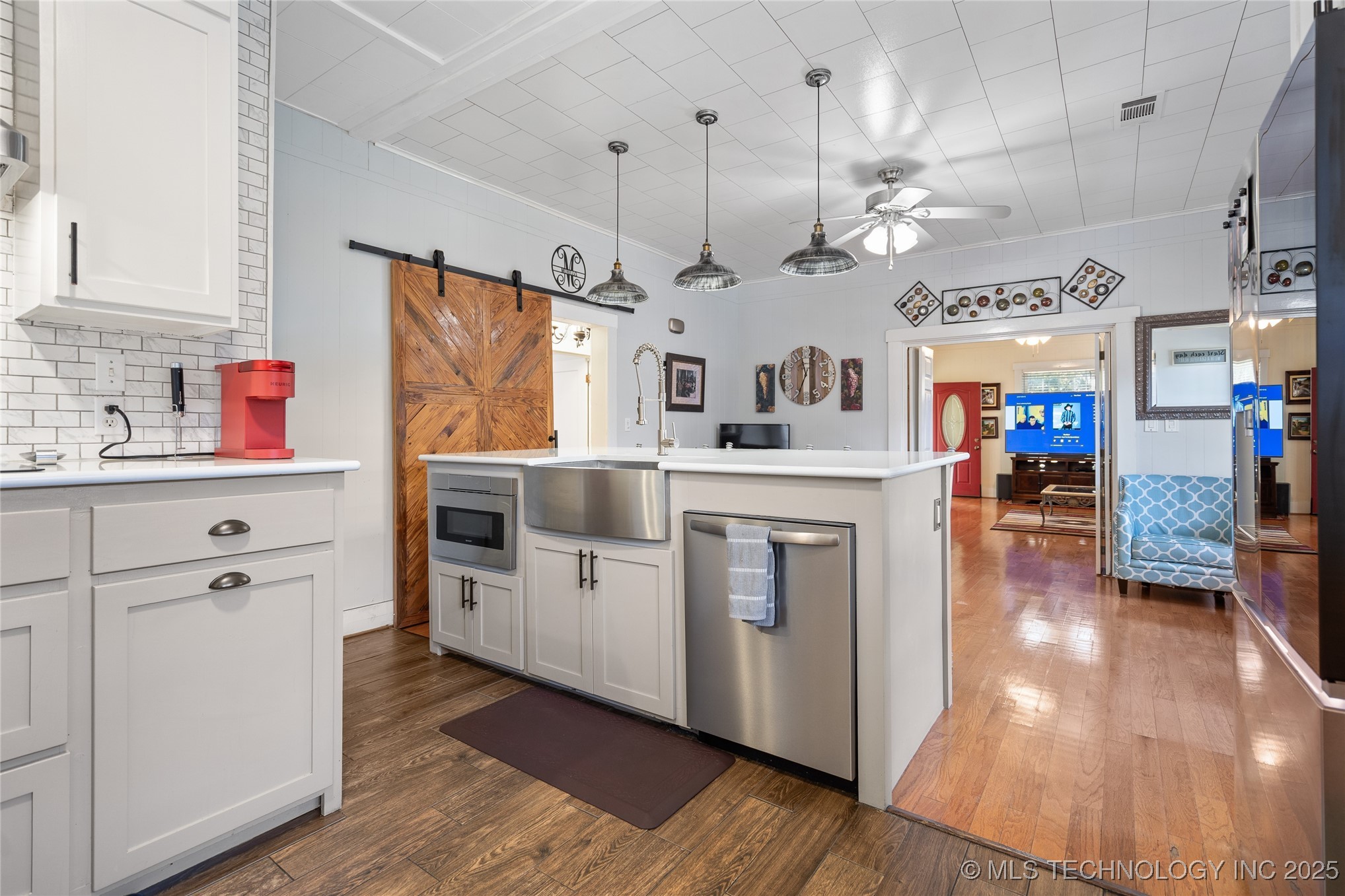 1105 Bixby Property Photo 11