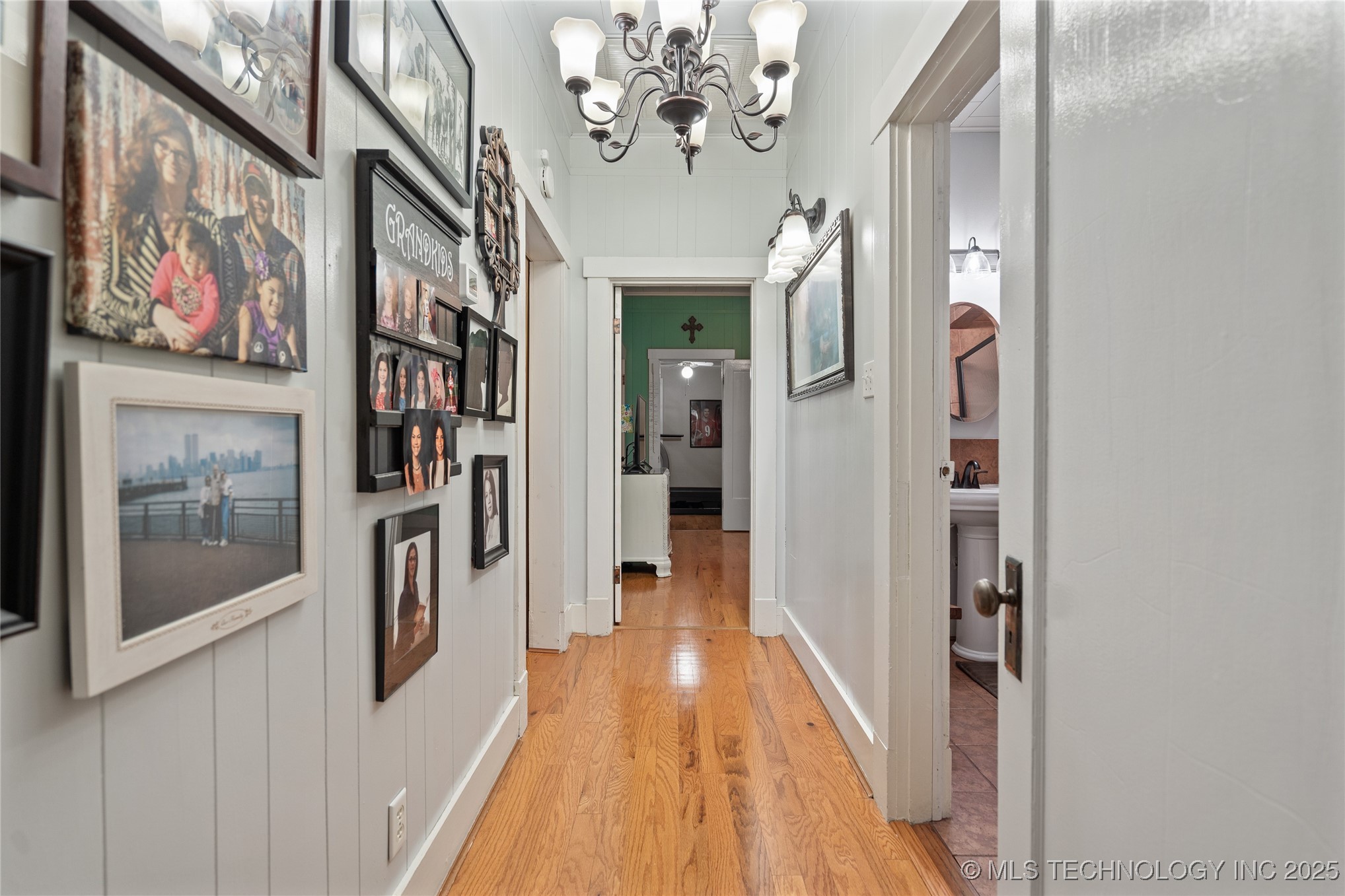 1105 Bixby Property Photo 21