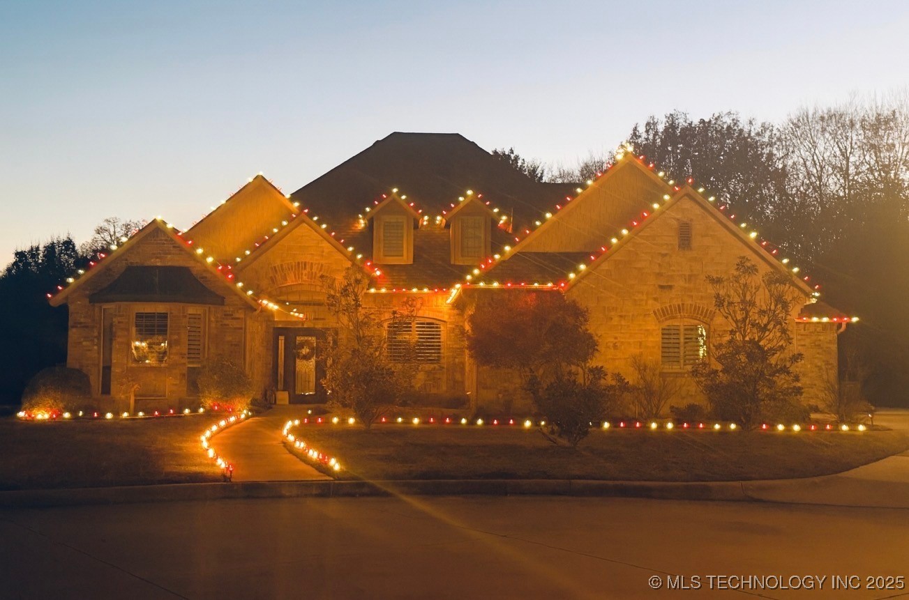 409 Wisteria Way Property Photo 4