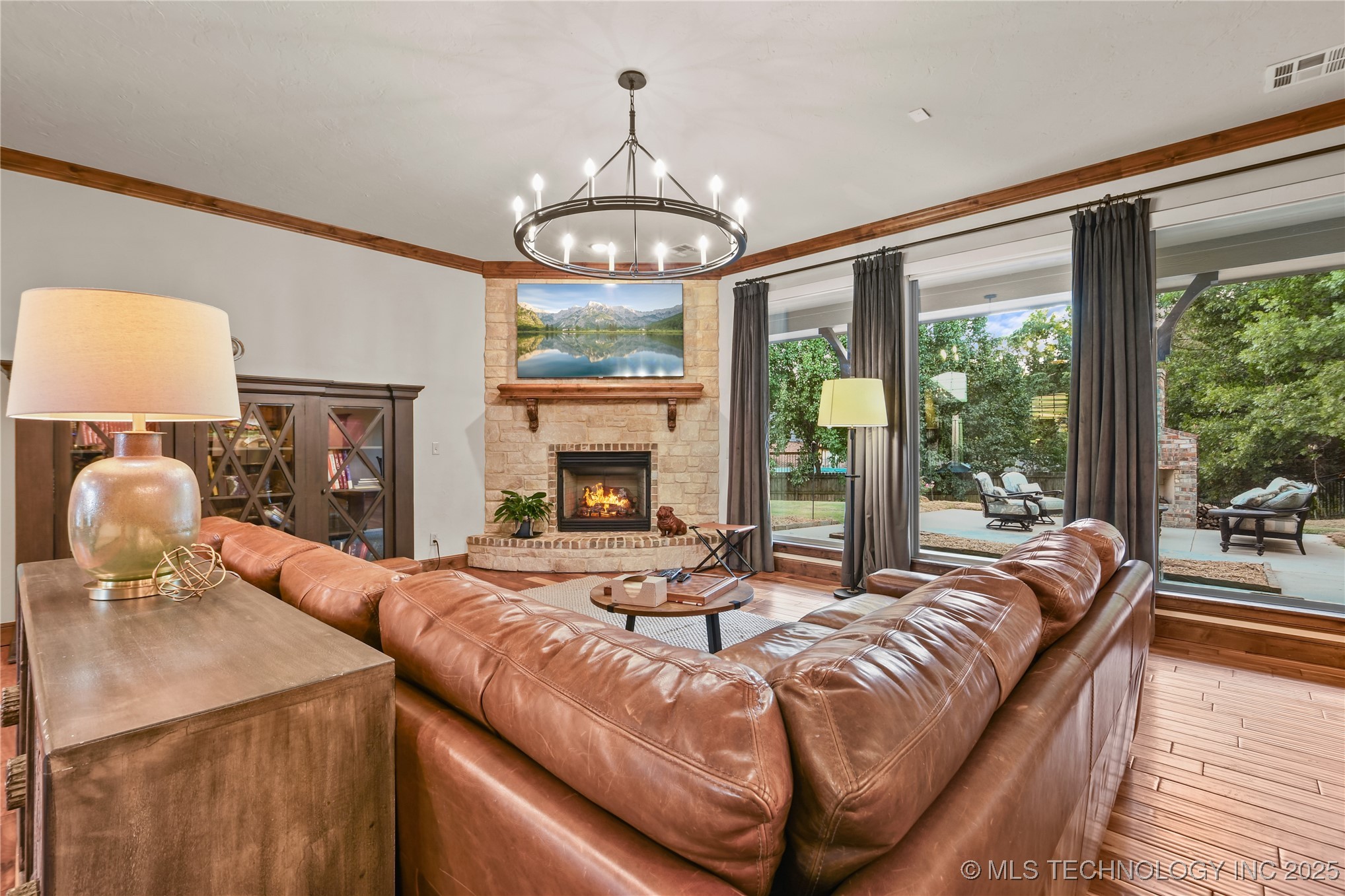 409 Wisteria Way Property Photo 9