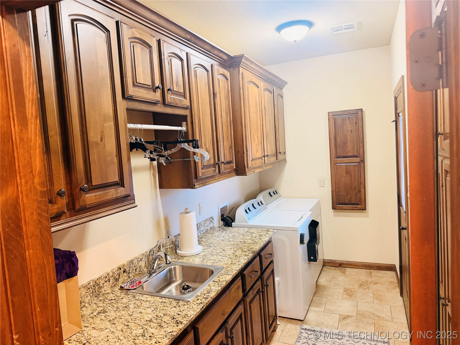 409 Wisteria Way Property Photo 27