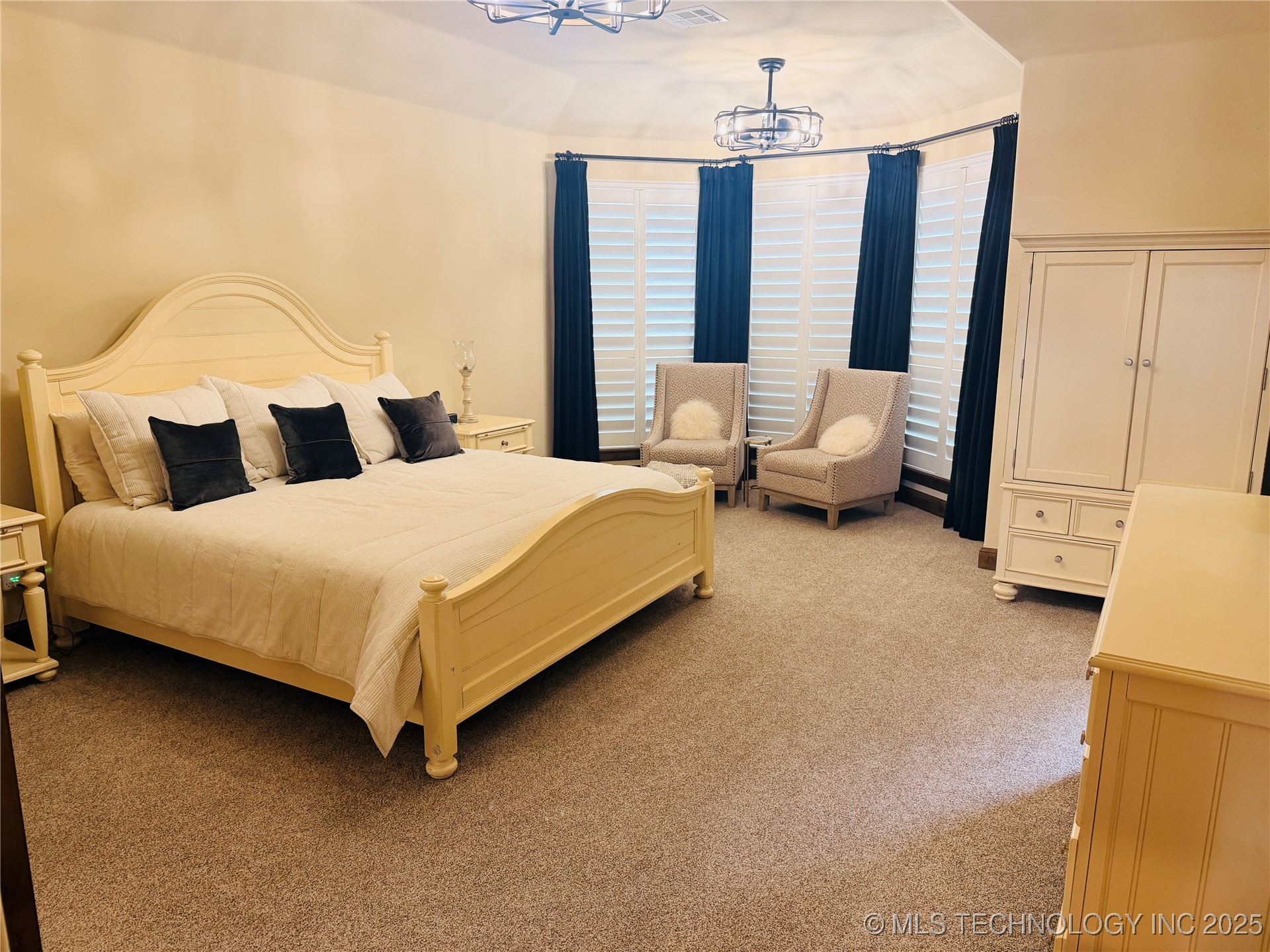 409 Wisteria Way Property Photo 28