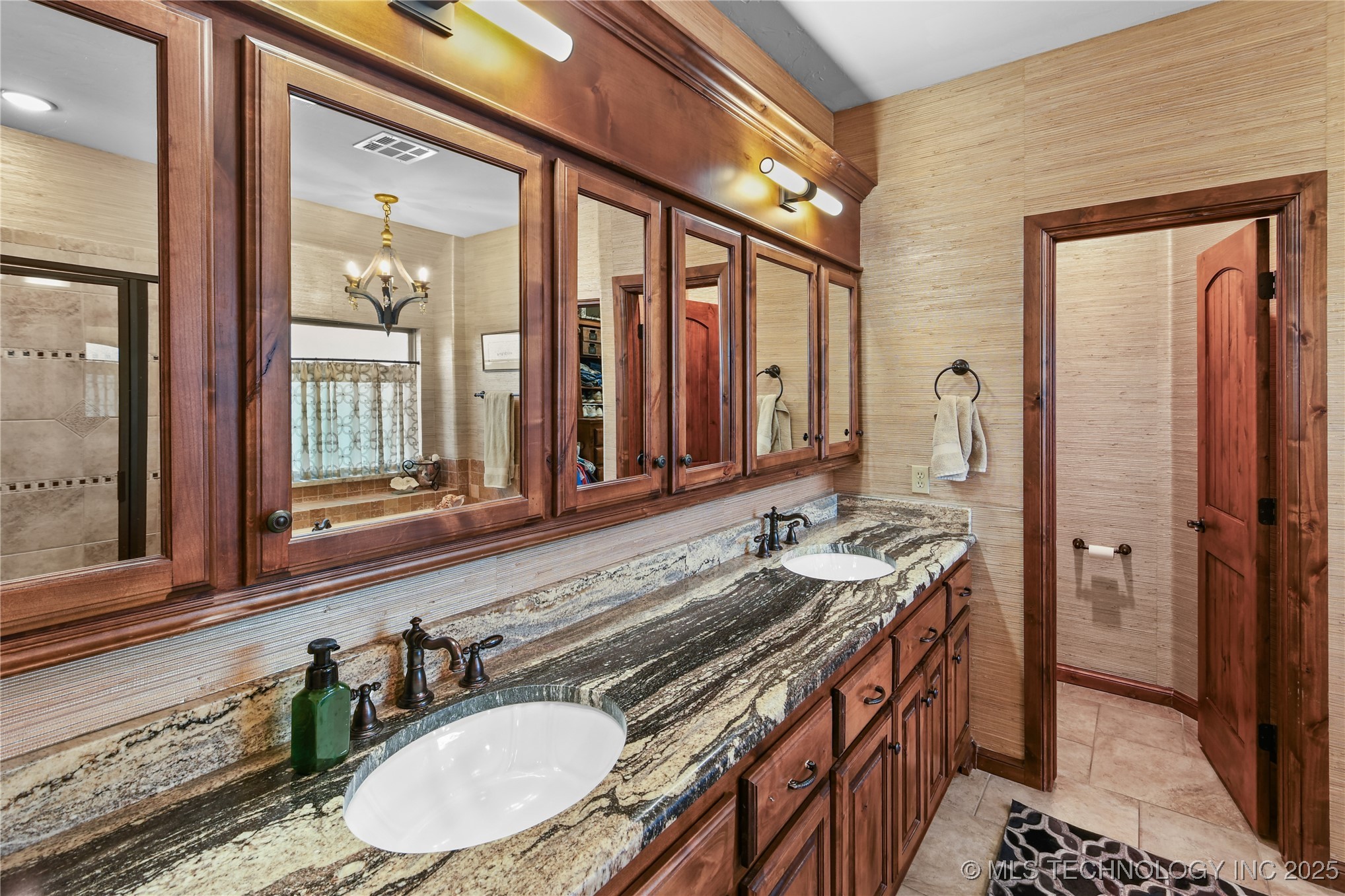 409 Wisteria Way Property Photo 31