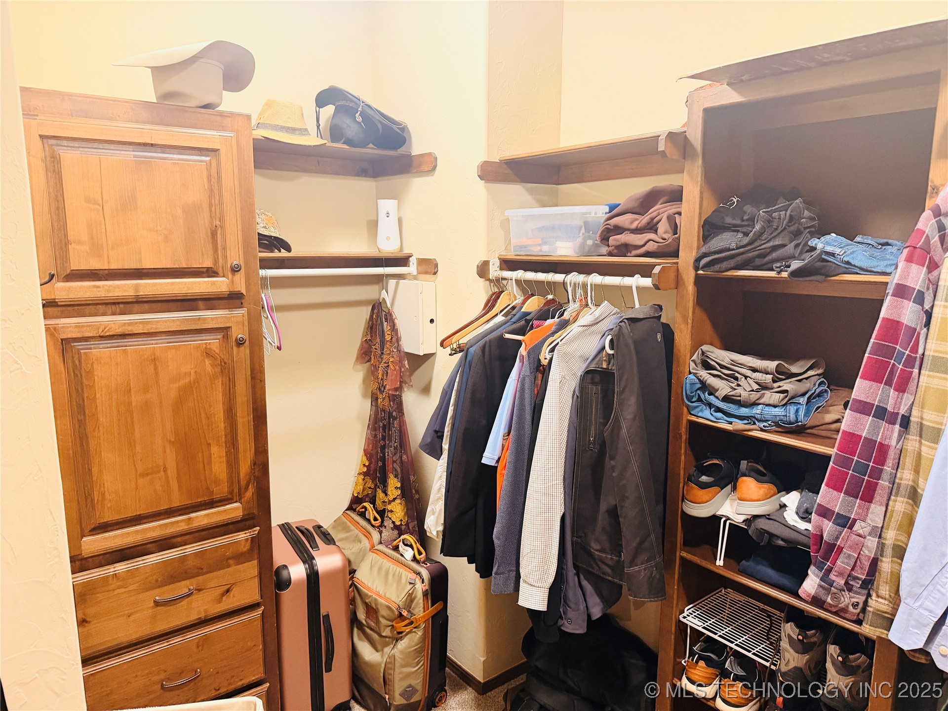 409 Wisteria Way Property Photo 33