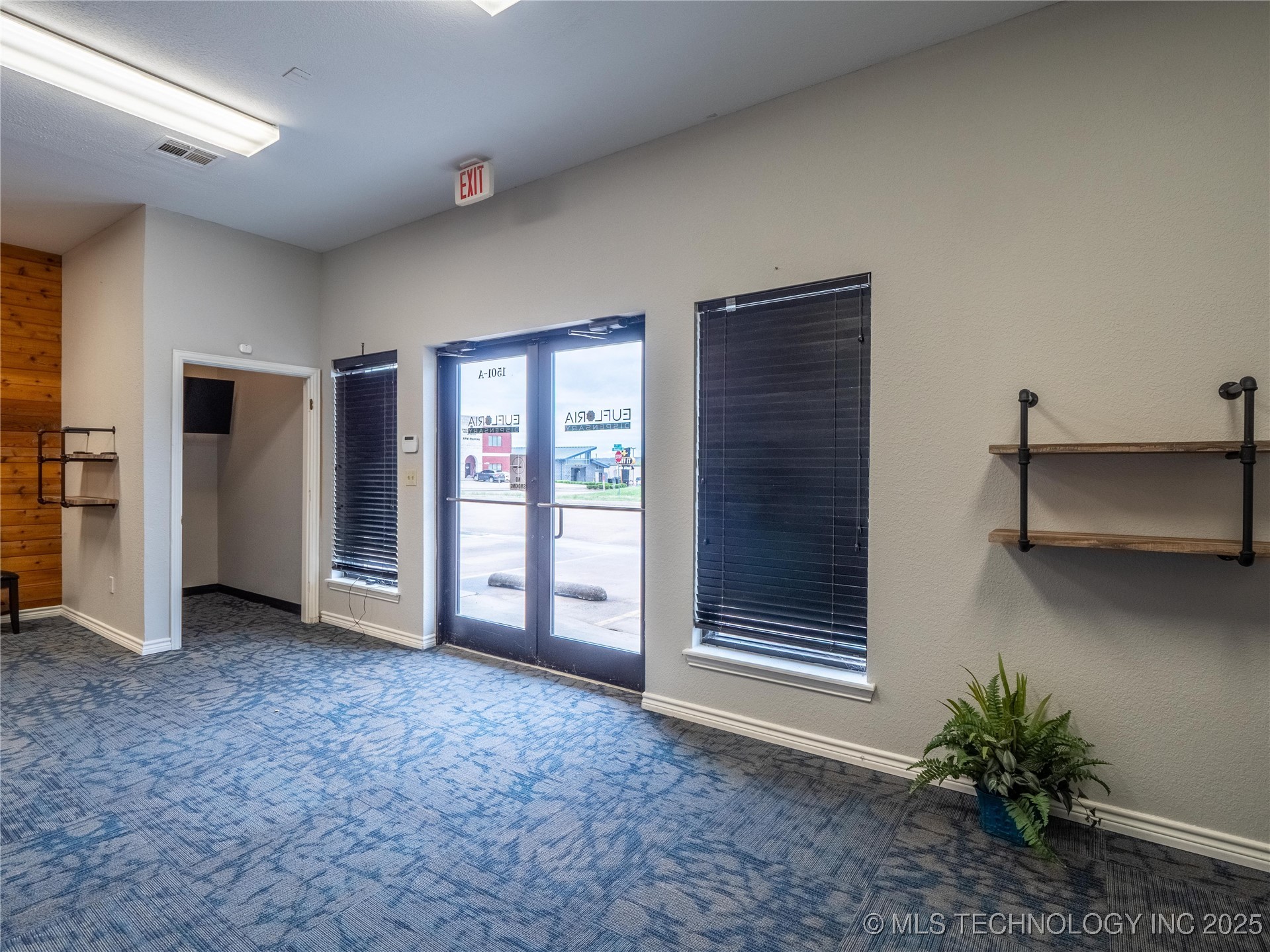 1501 E Wade Watts Property Photo 6