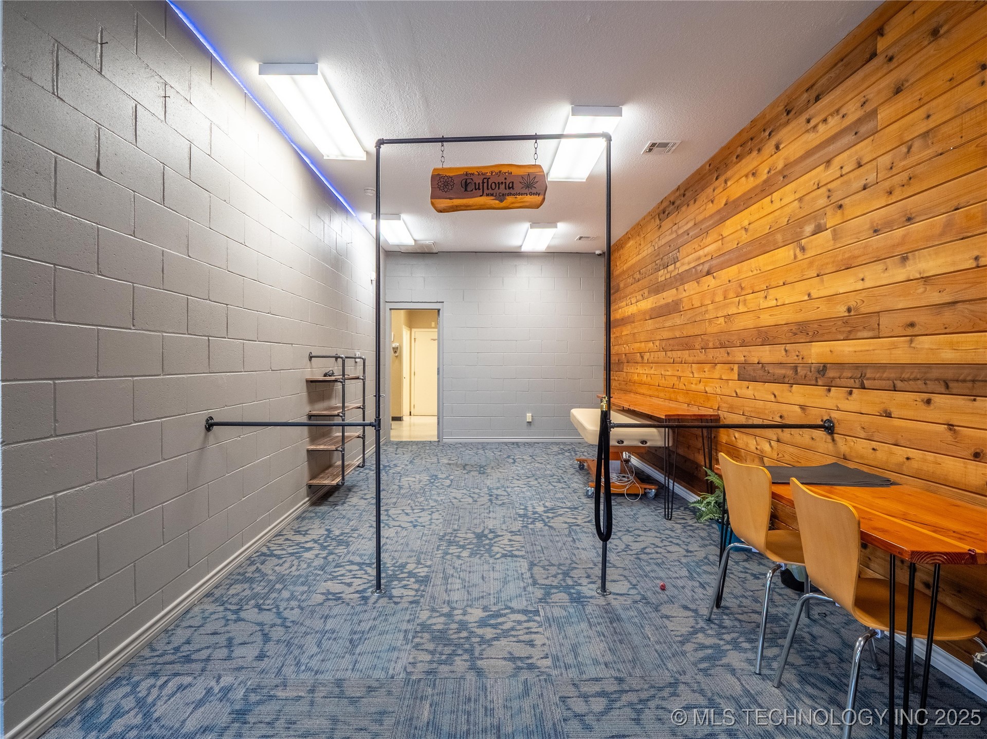 1501 E Wade Watts Property Photo 7