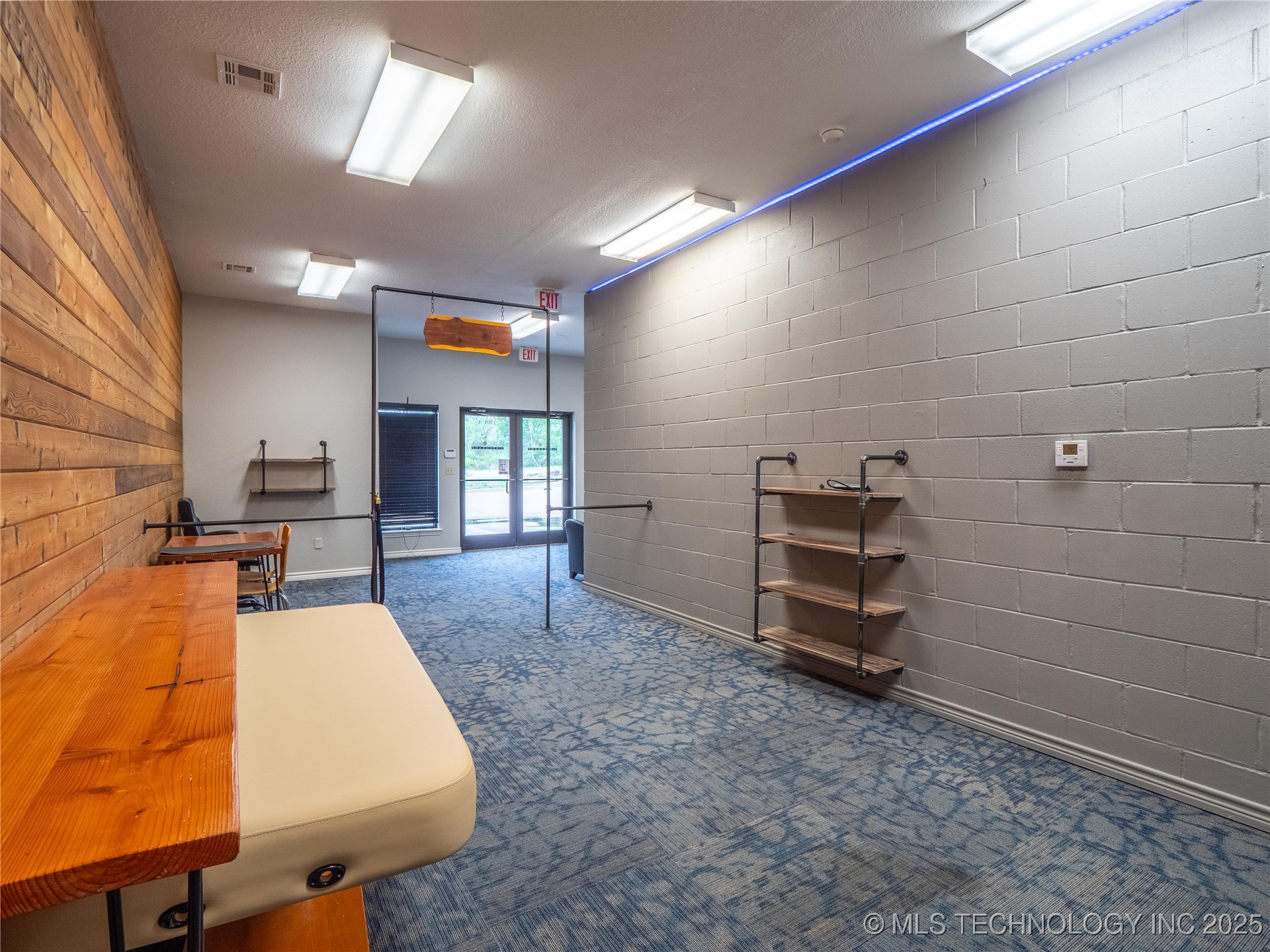 1501 E Wade Watts Property Photo 8