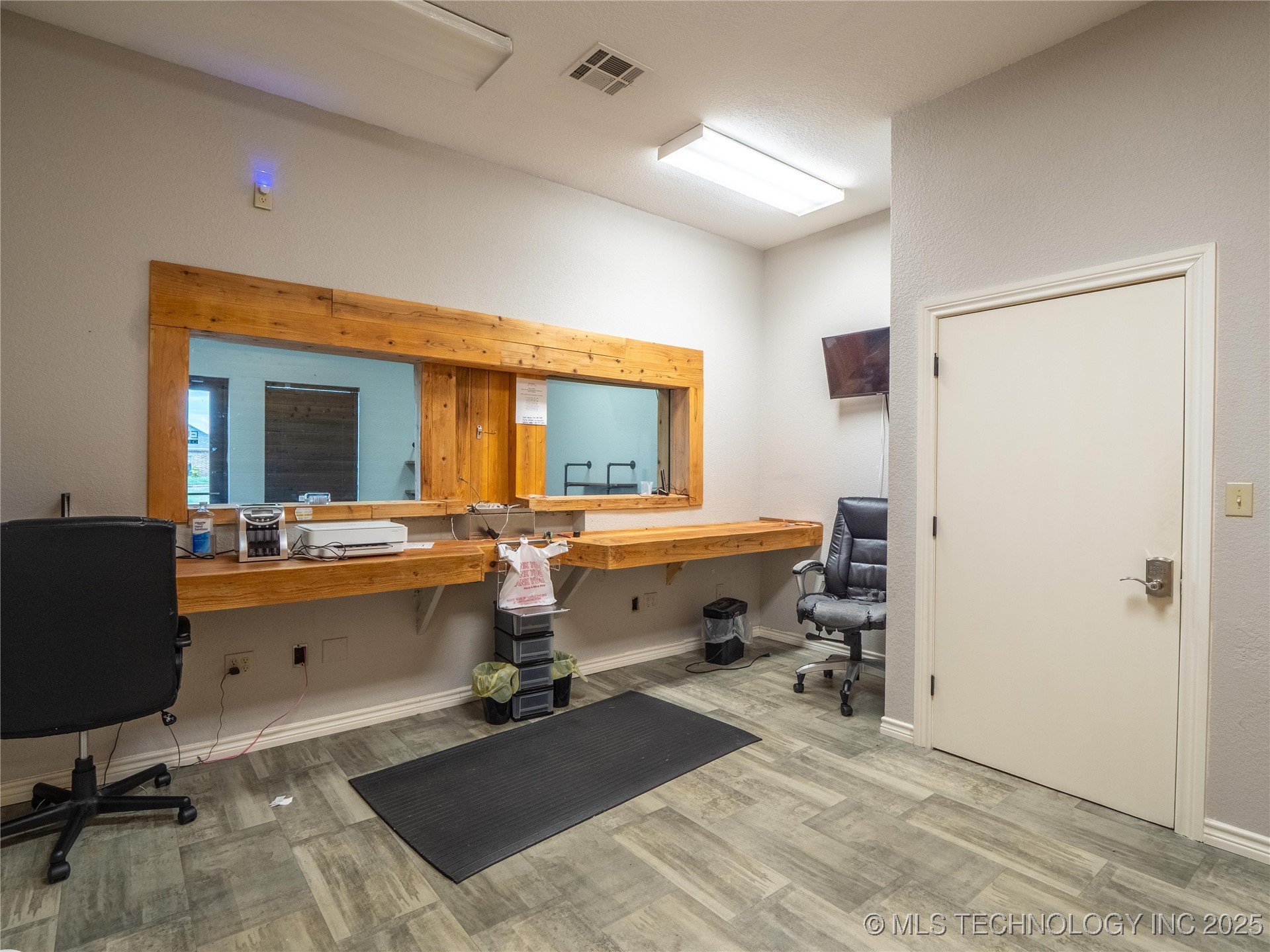 1501 E Wade Watts Property Photo 11