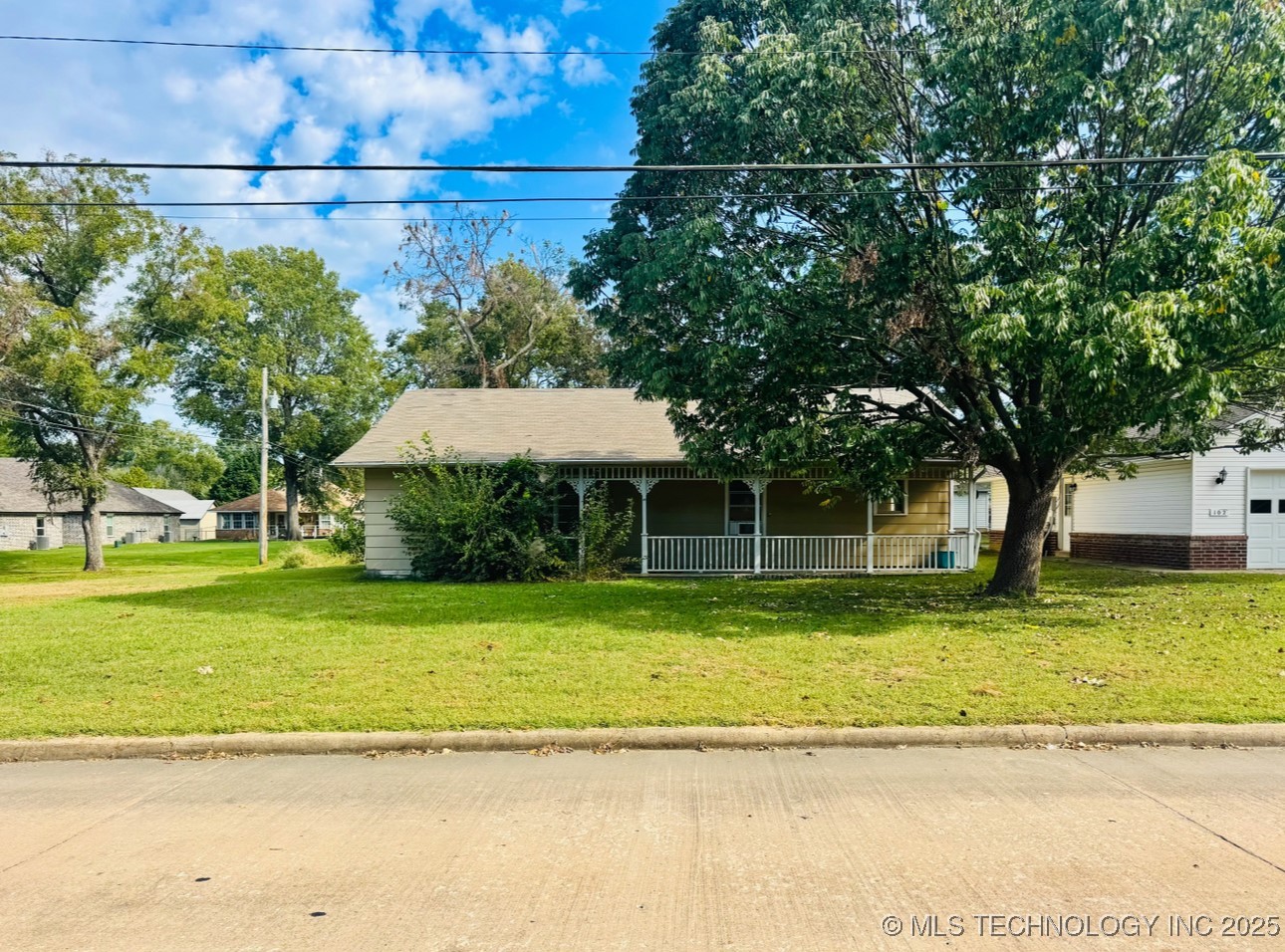 104 W 7th Street Property Photo 1