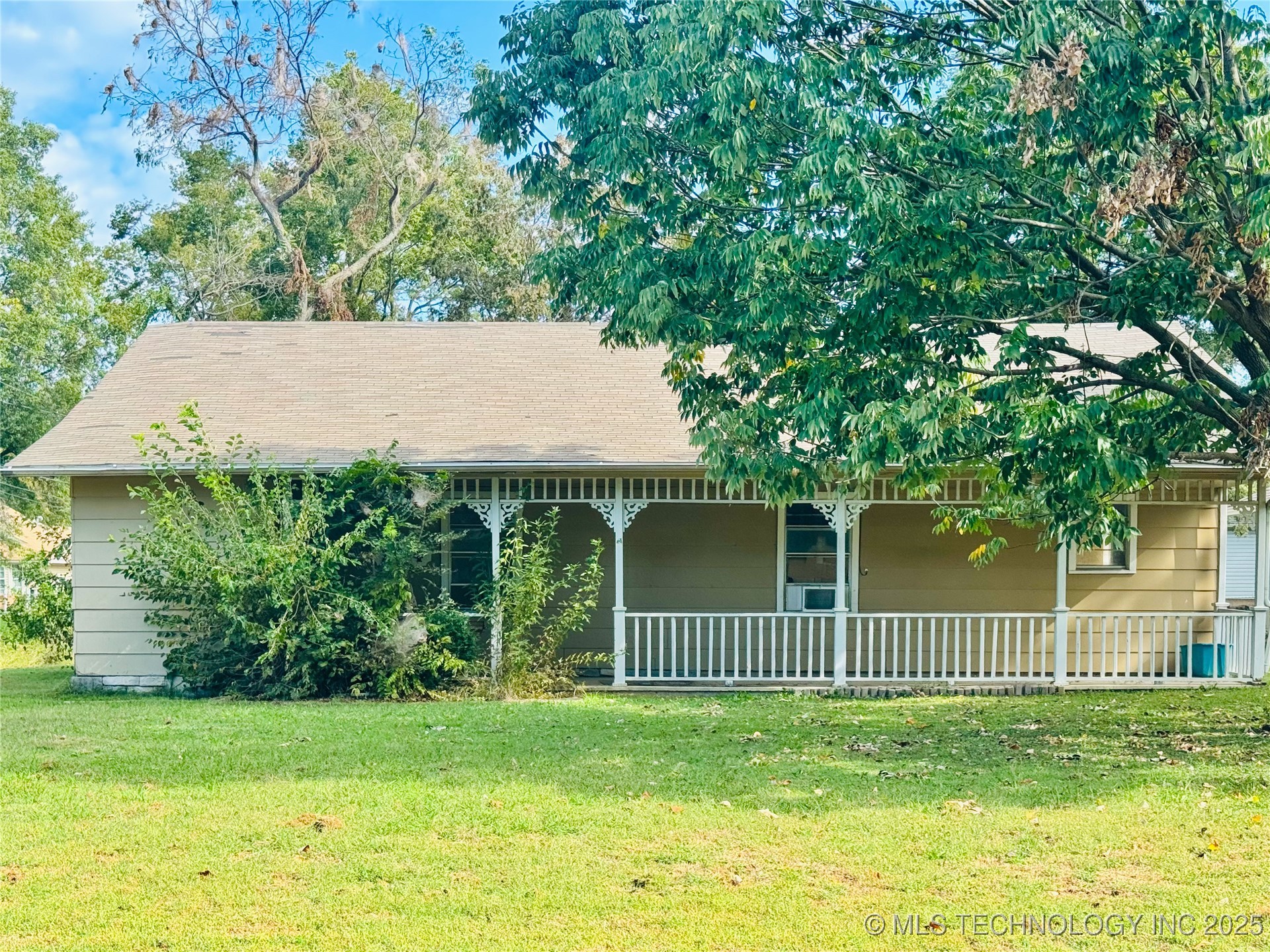 104 W 7th Street Property Photo 2