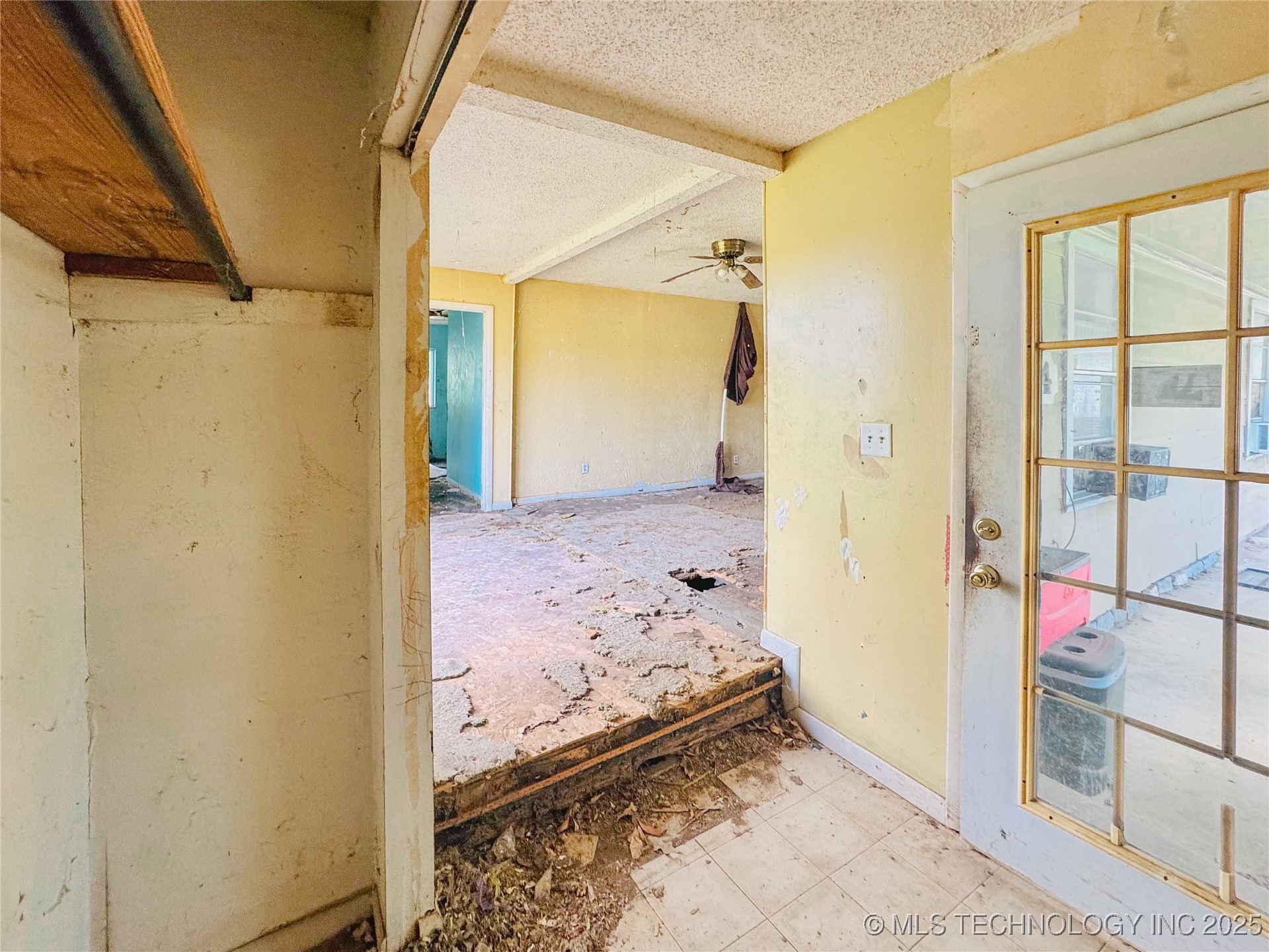 104 W 7th Street Property Photo 3