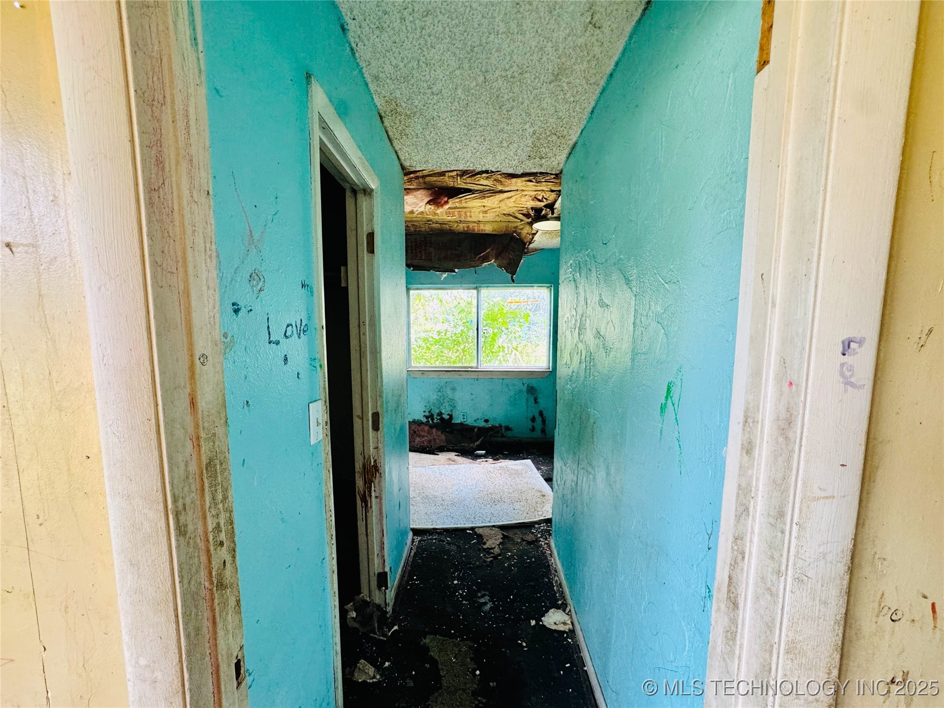 104 W 7th Street Property Photo 6