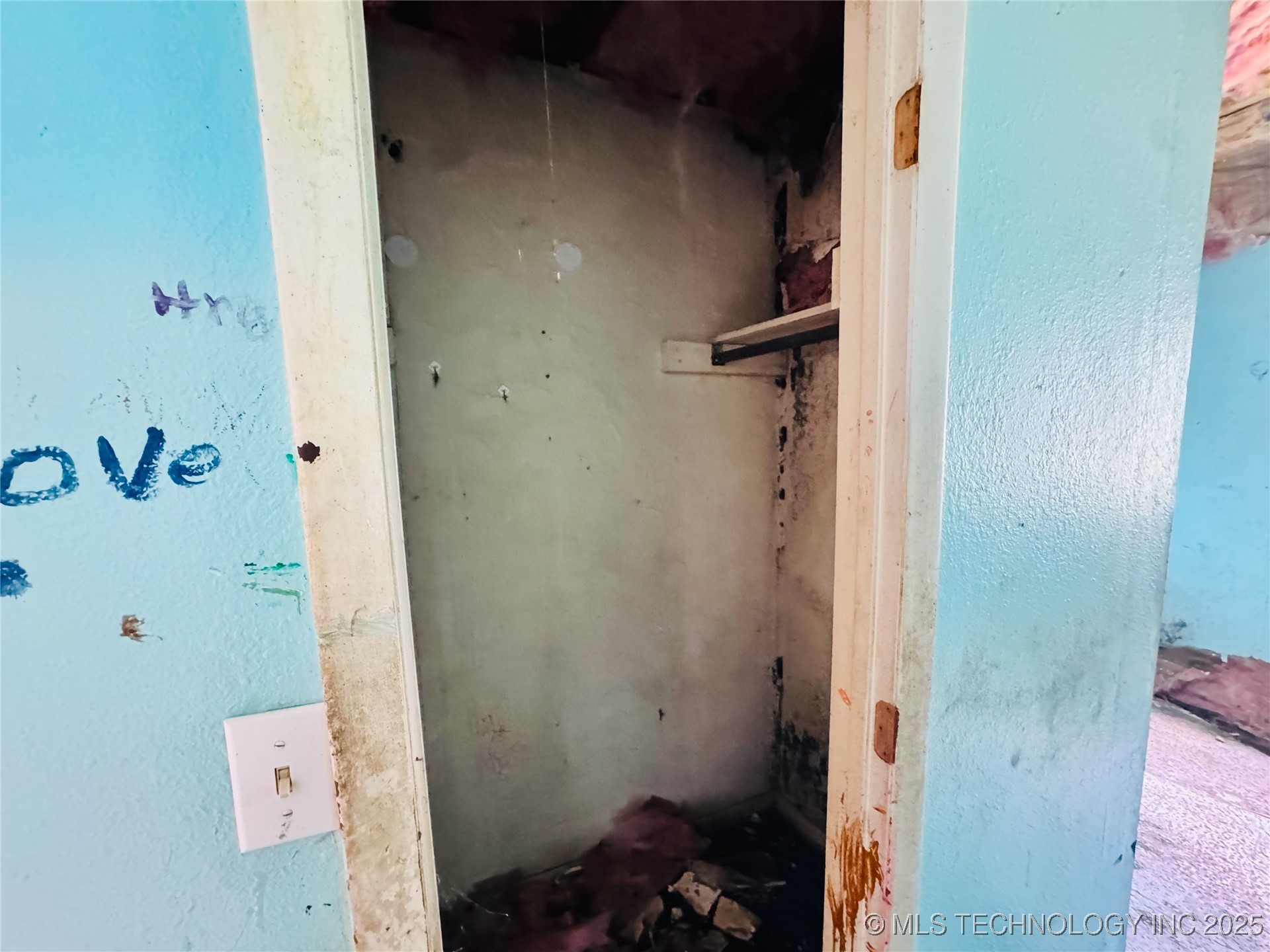 104 W 7th Street Property Photo 7