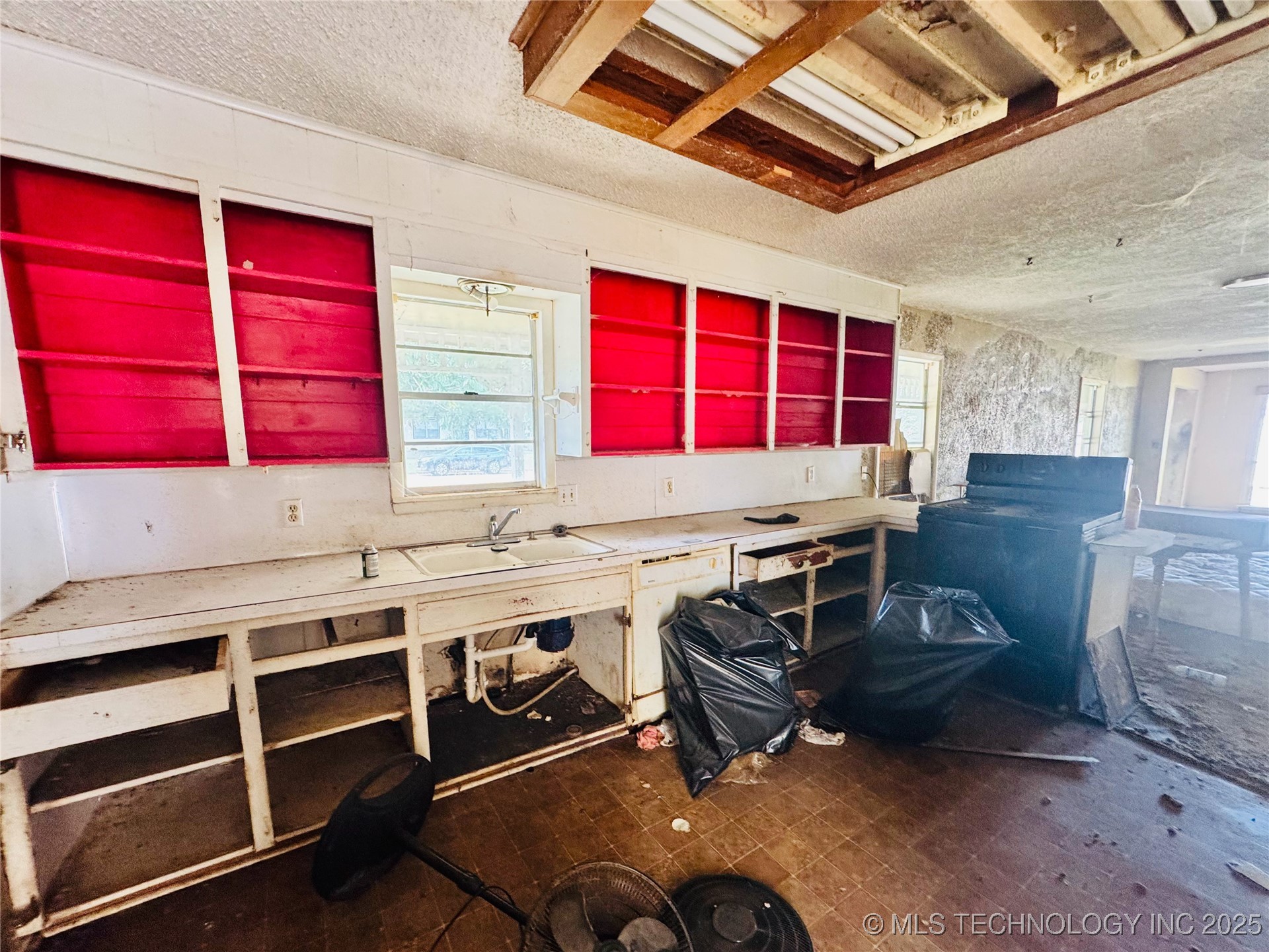 104 W 7th Street Property Photo 15