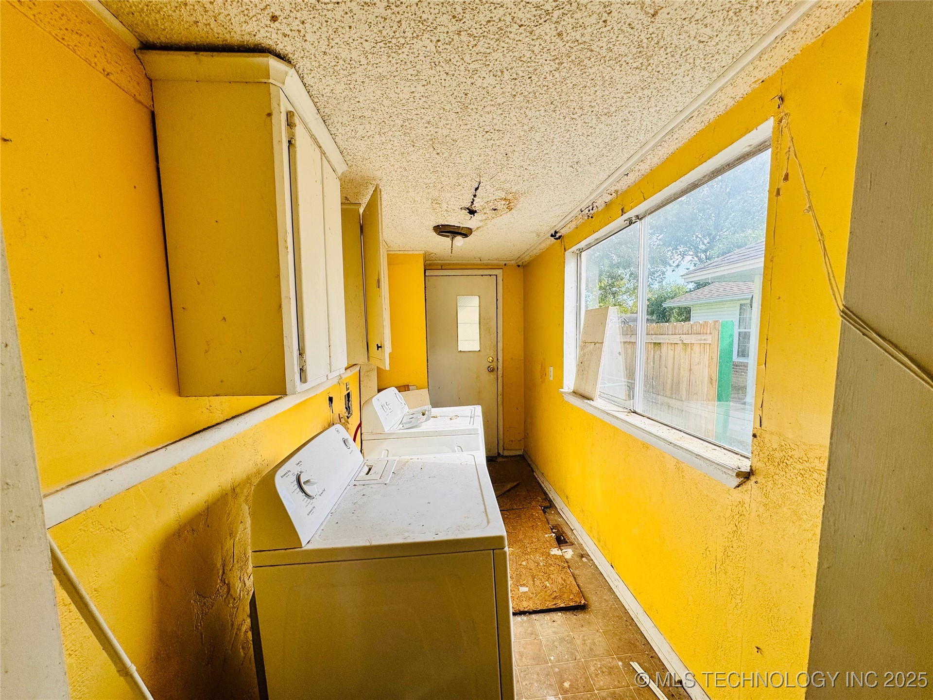 104 W 7th Street Property Photo 16