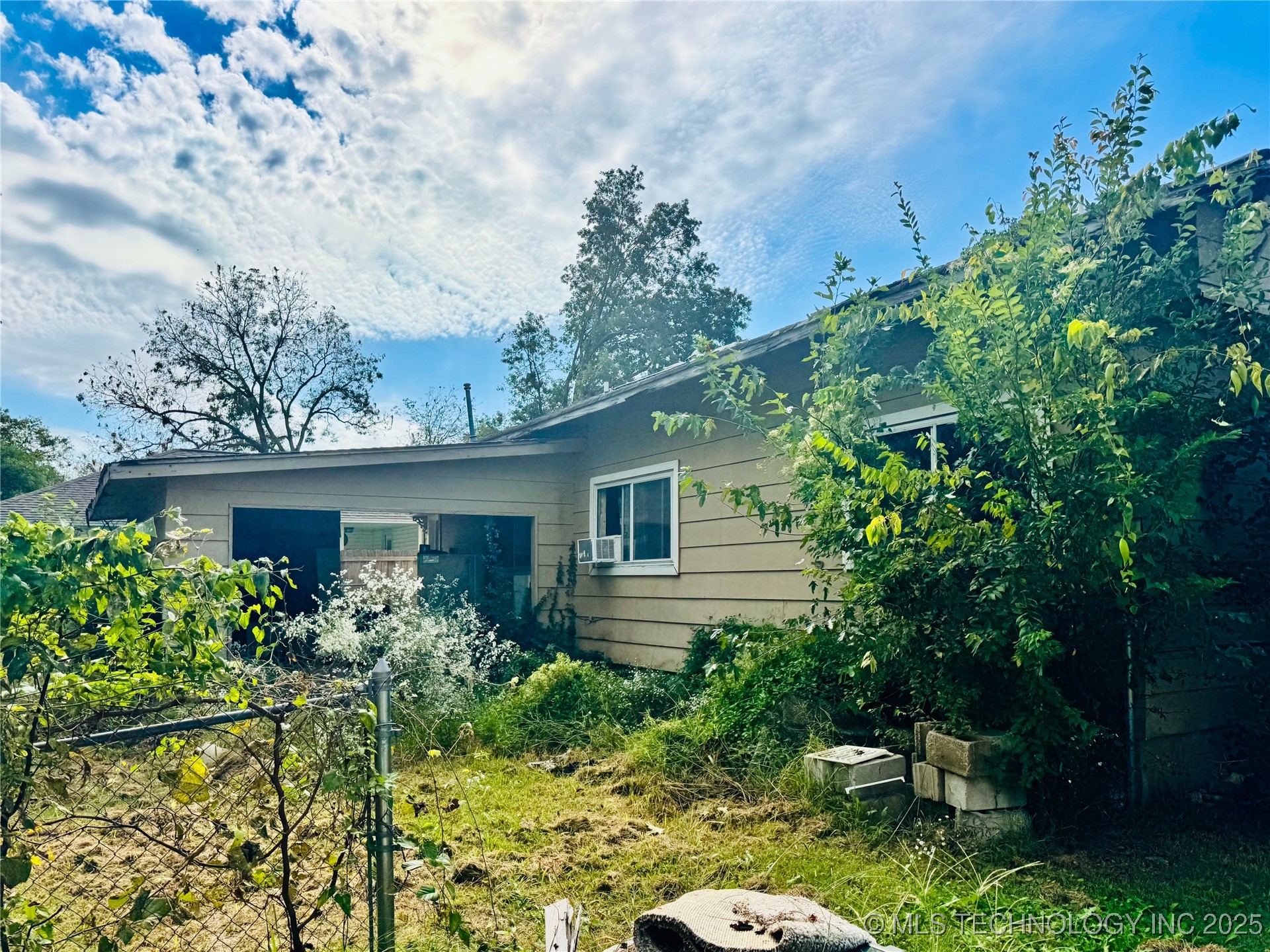 104 W 7th Street Property Photo 19