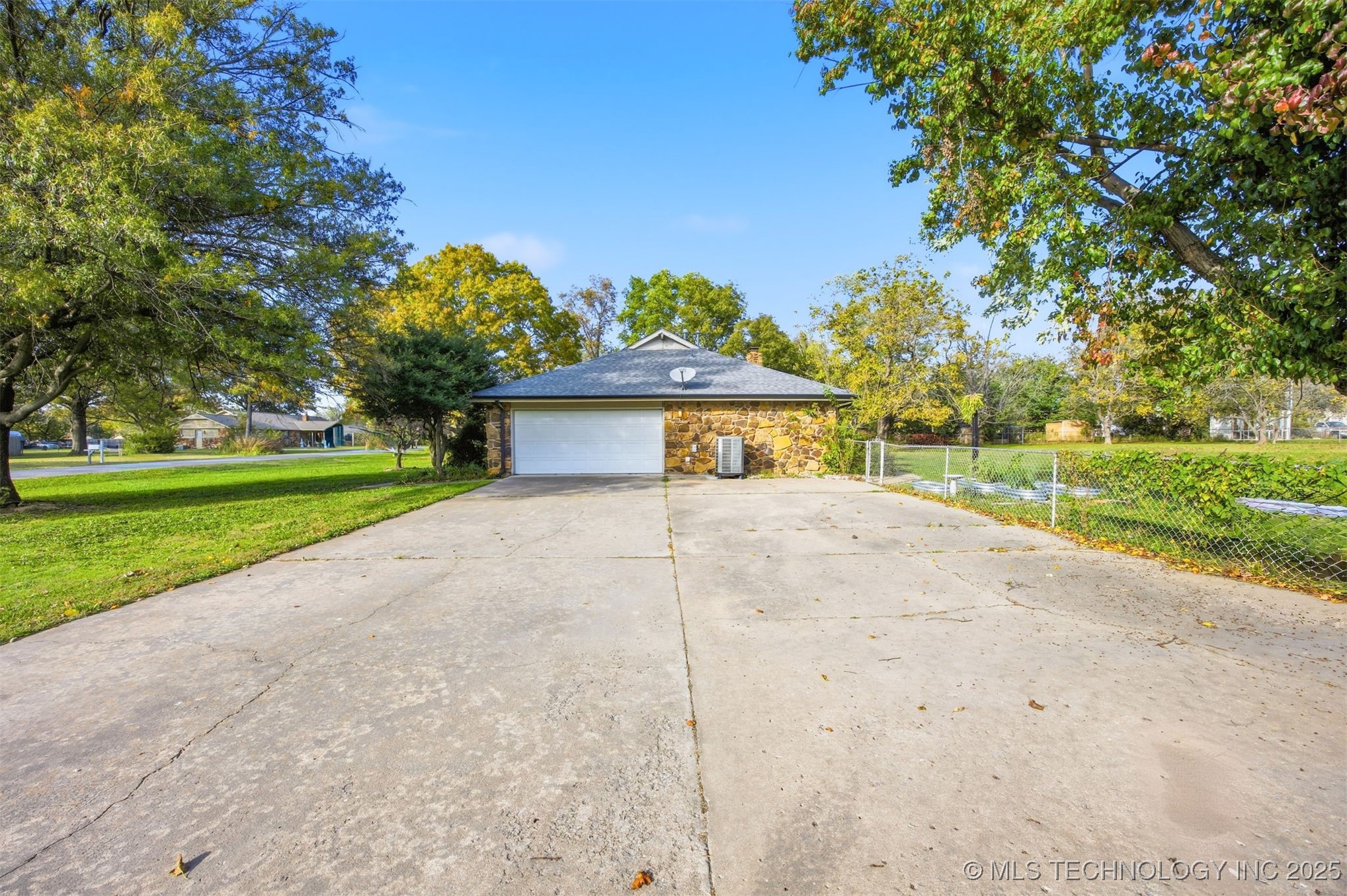 7409 N 147th East Avenue Property Photo 7
