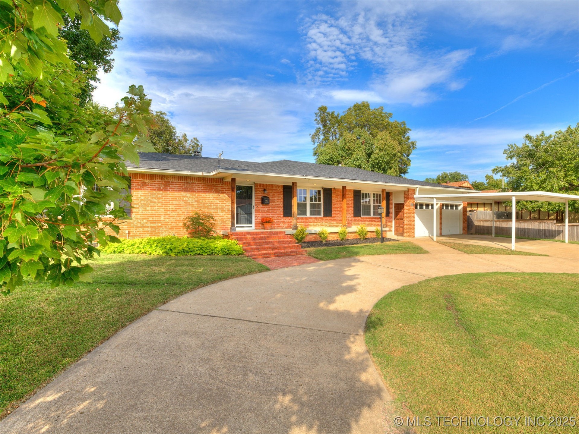 4817 E 25th Place Property Photo 3