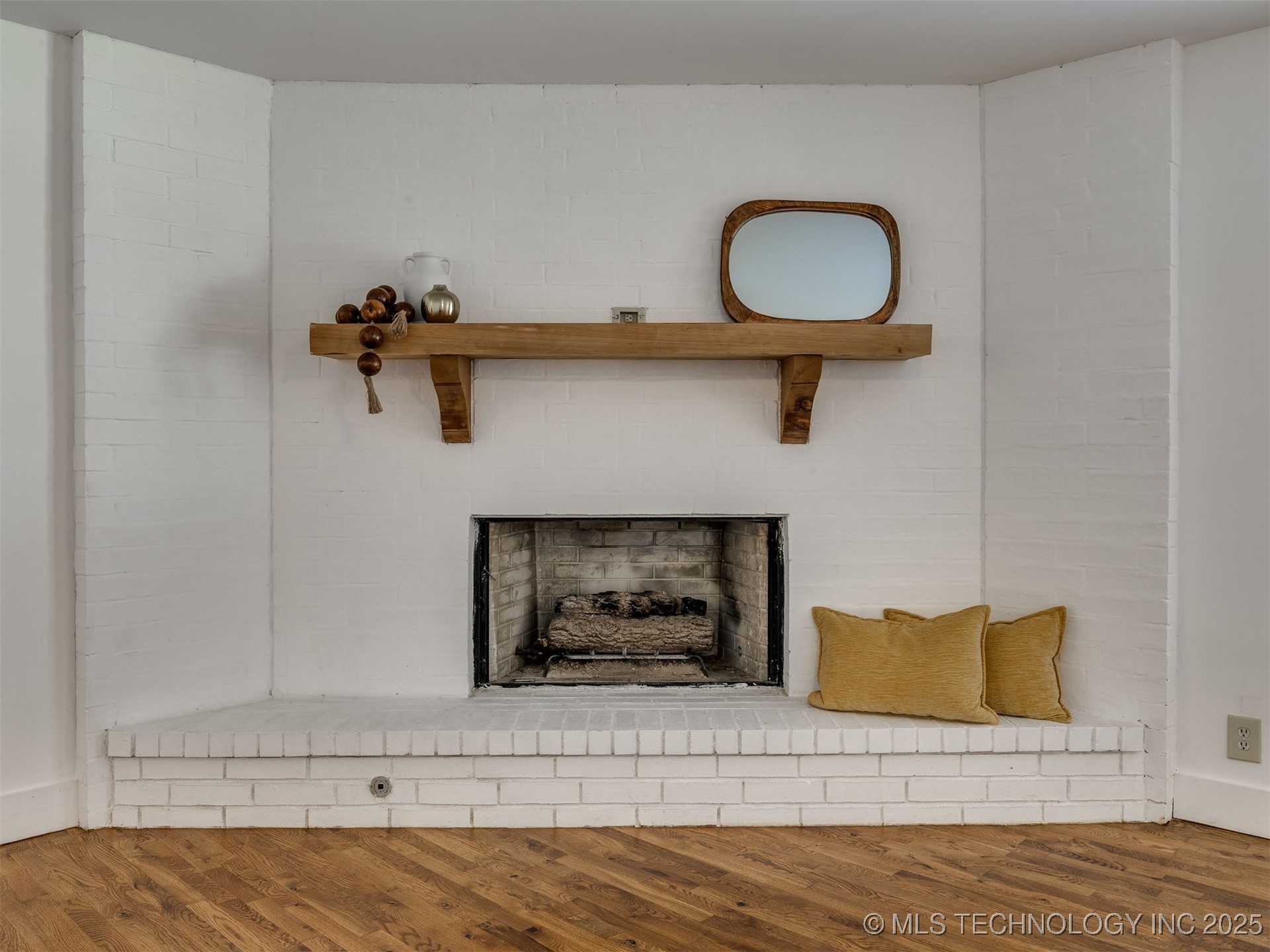 4817 E 25th Place Property Photo 6