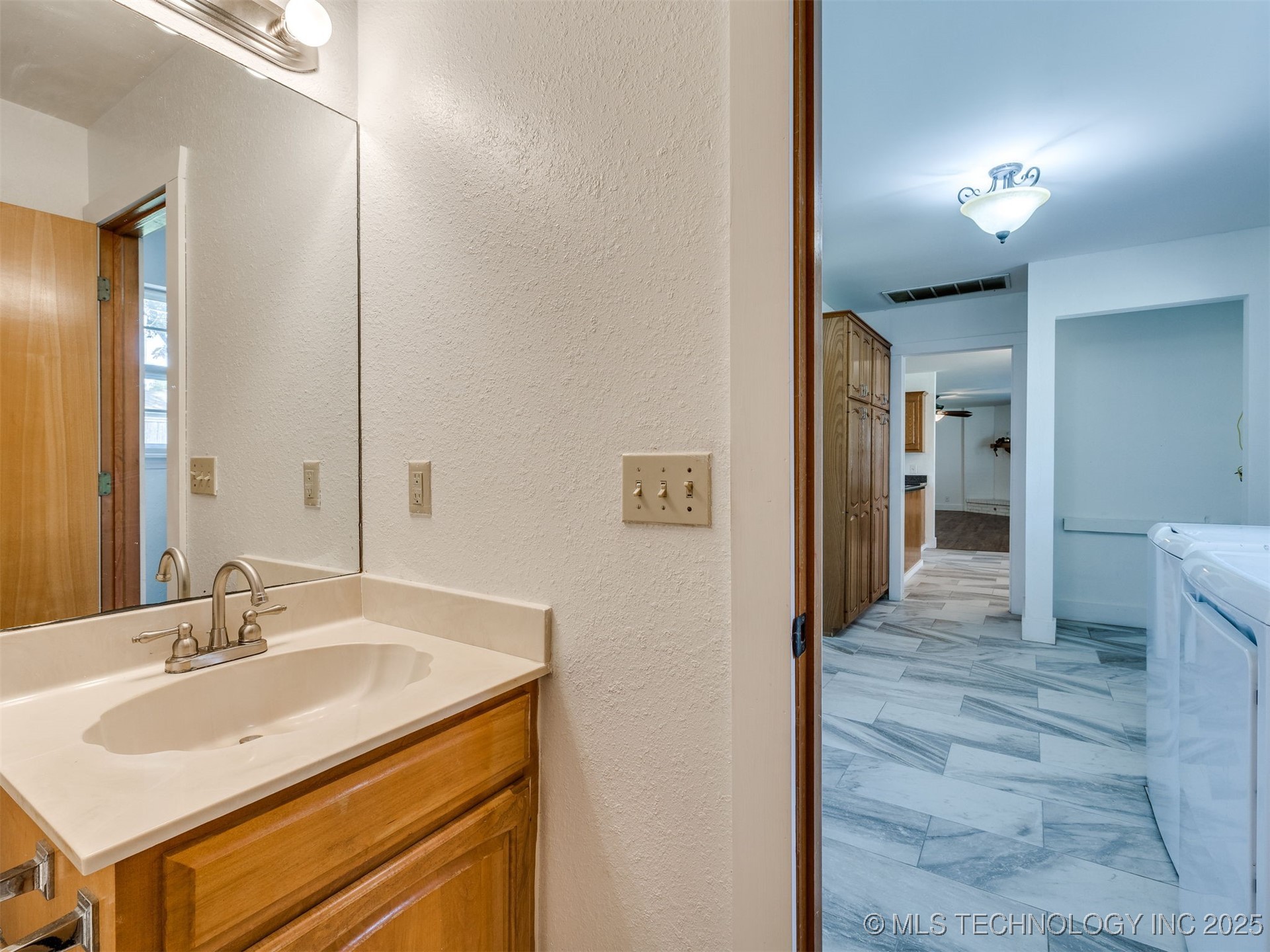 4817 E 25th Place Property Photo 35