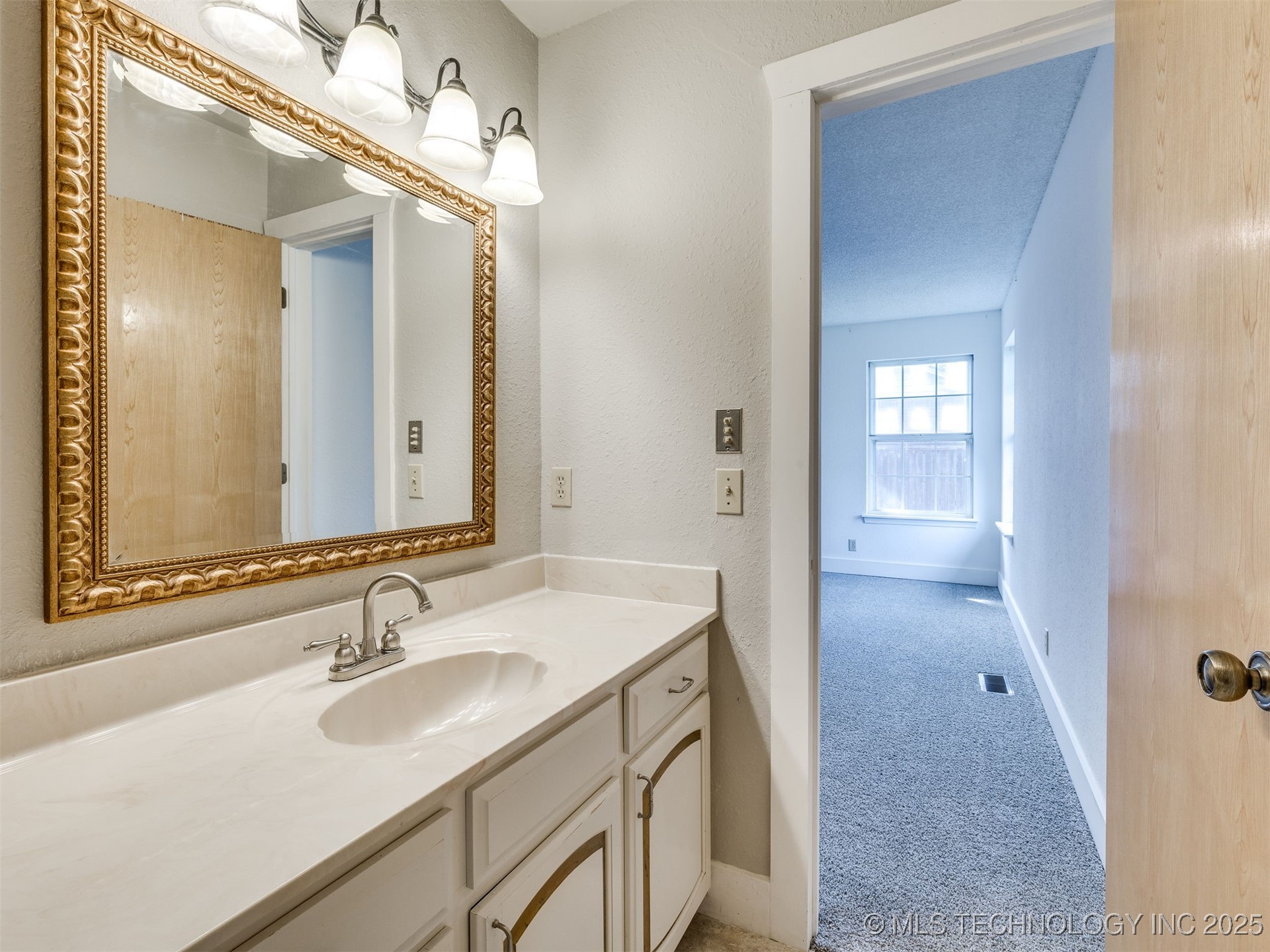 4817 E 25th Place Property Photo 41