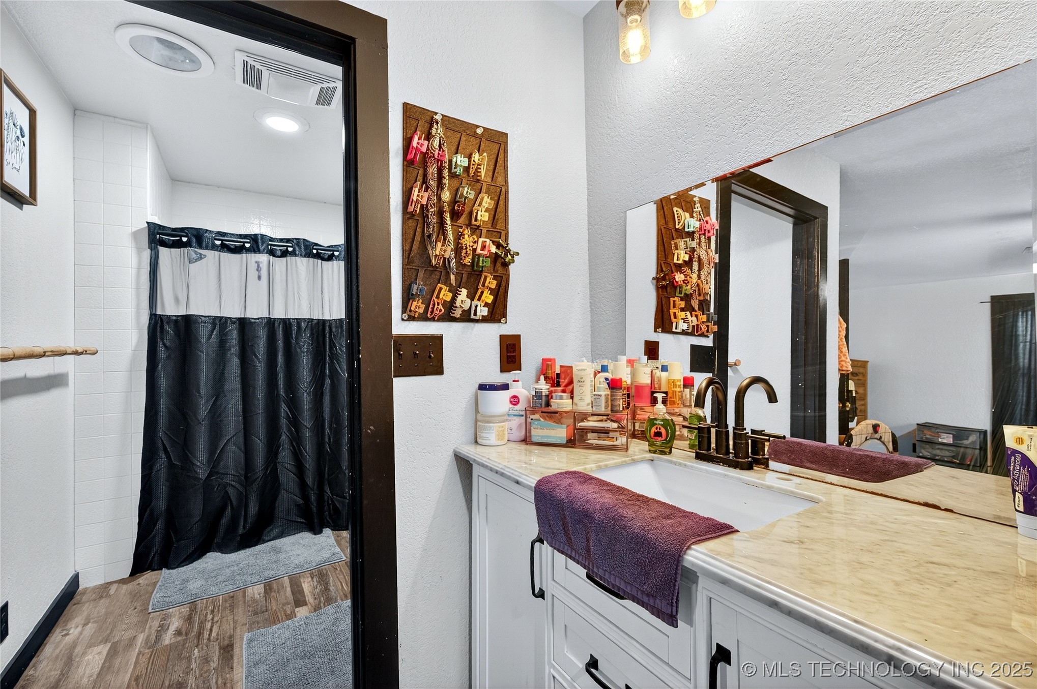 209 Roberts Street Property Photo 15