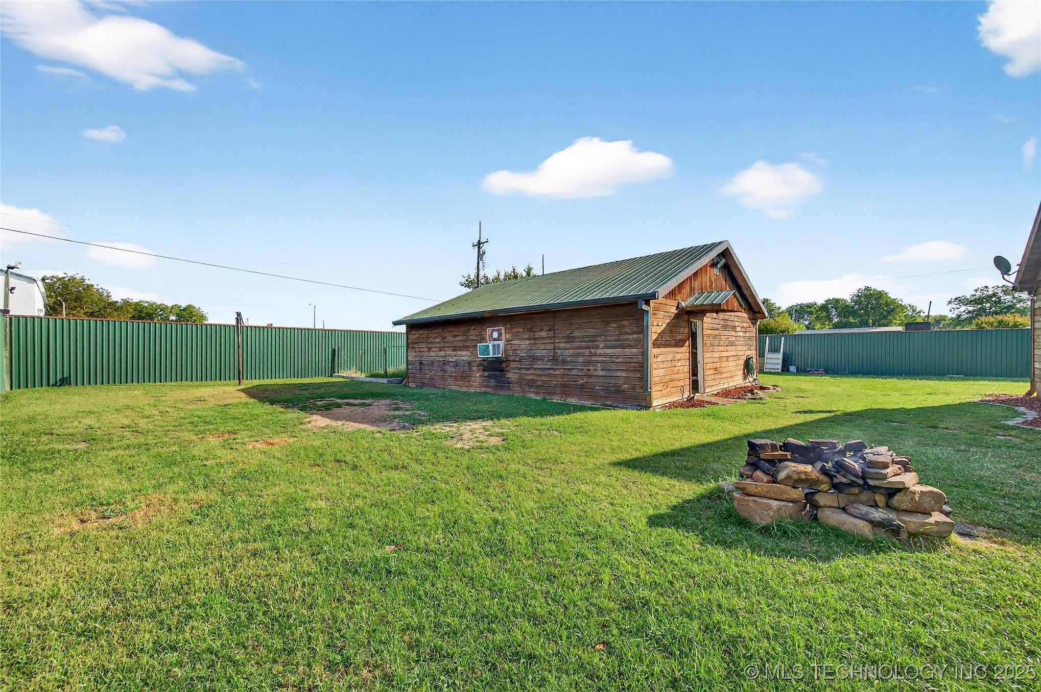 209 Roberts Street Property Photo 25