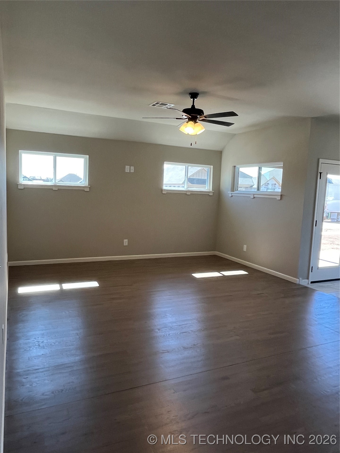 10890 S 278 East Avenue Property Photo 9