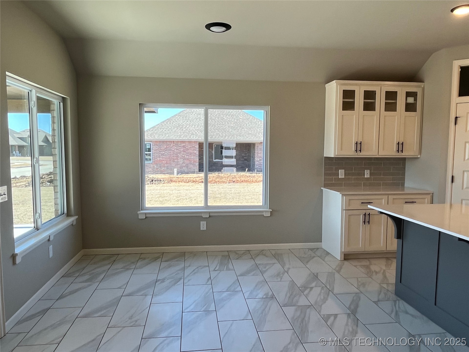 10890 S 278 East Avenue Property Photo 16