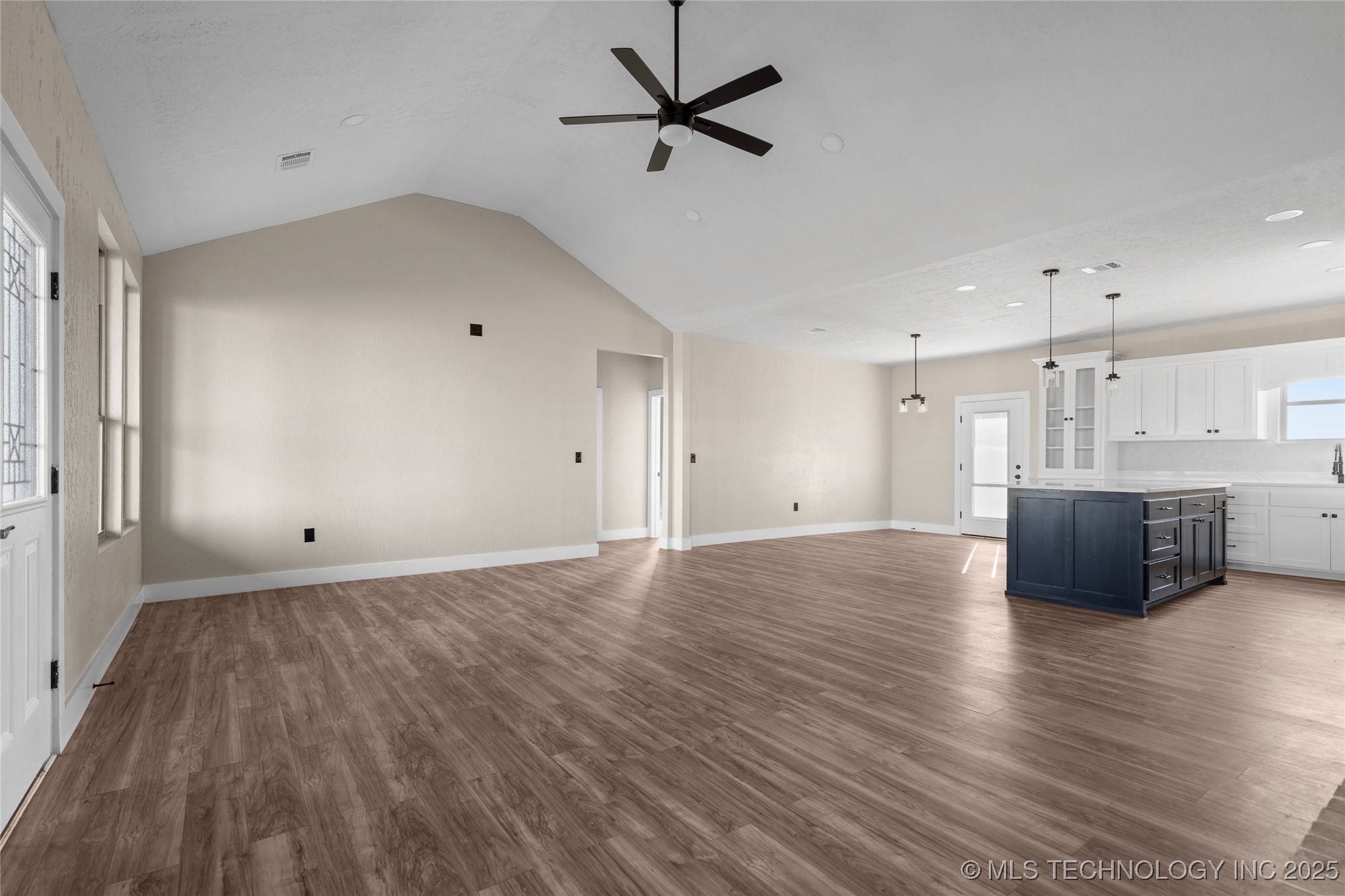 12499 Fox Hollow Road Property Photo 3