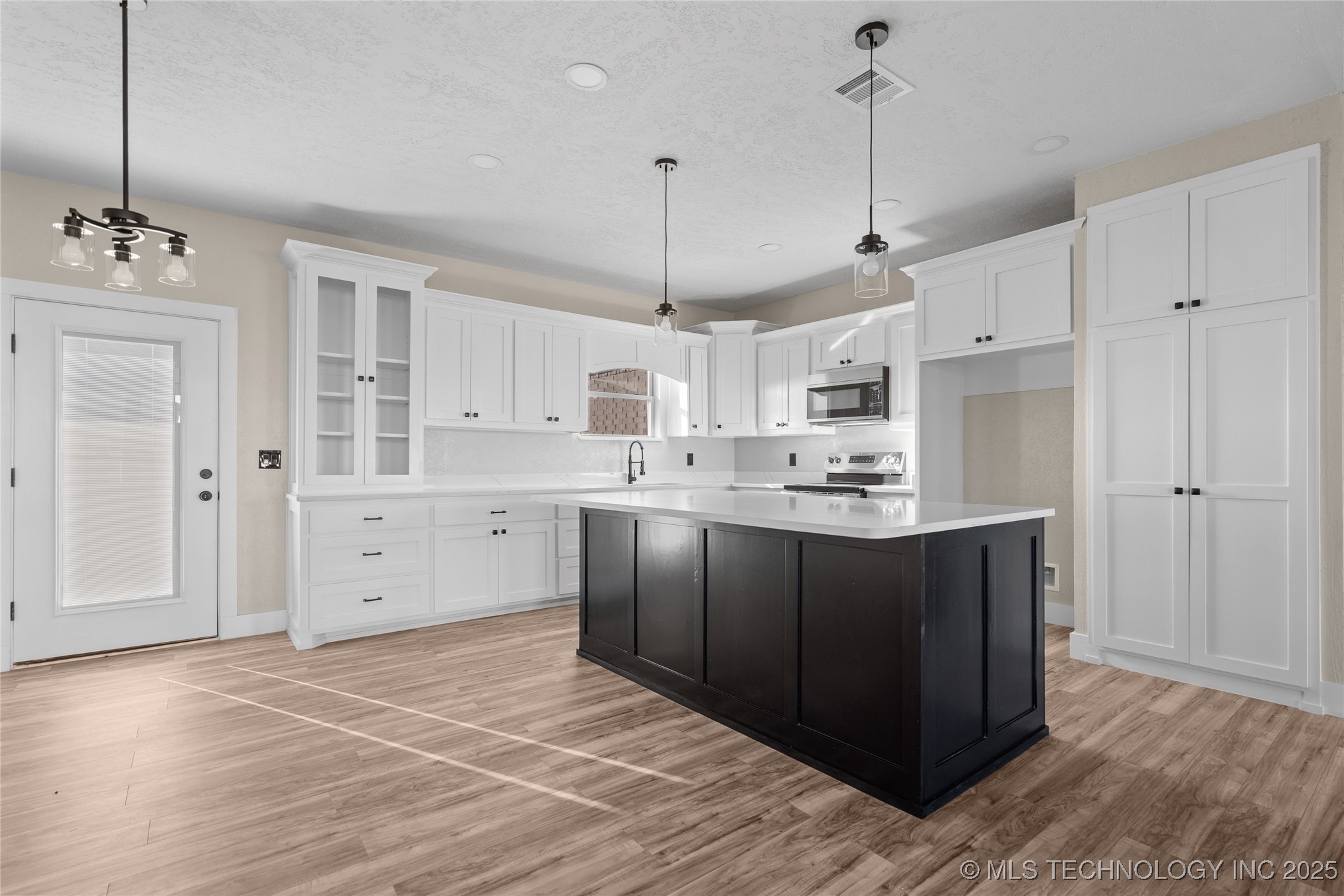 12499 Fox Hollow Road Property Photo 7