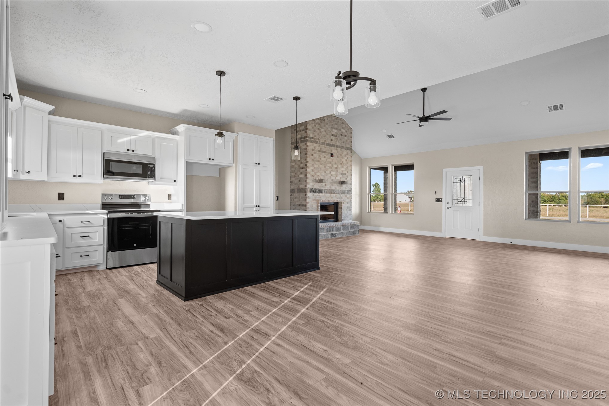 12499 Fox Hollow Road Property Photo 8