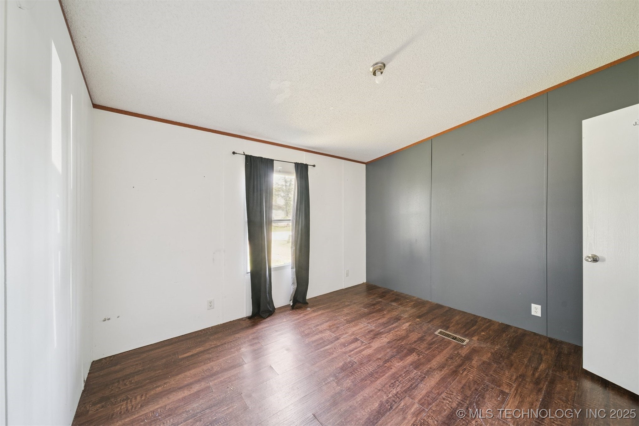 210 Osage Street Property Photo 6