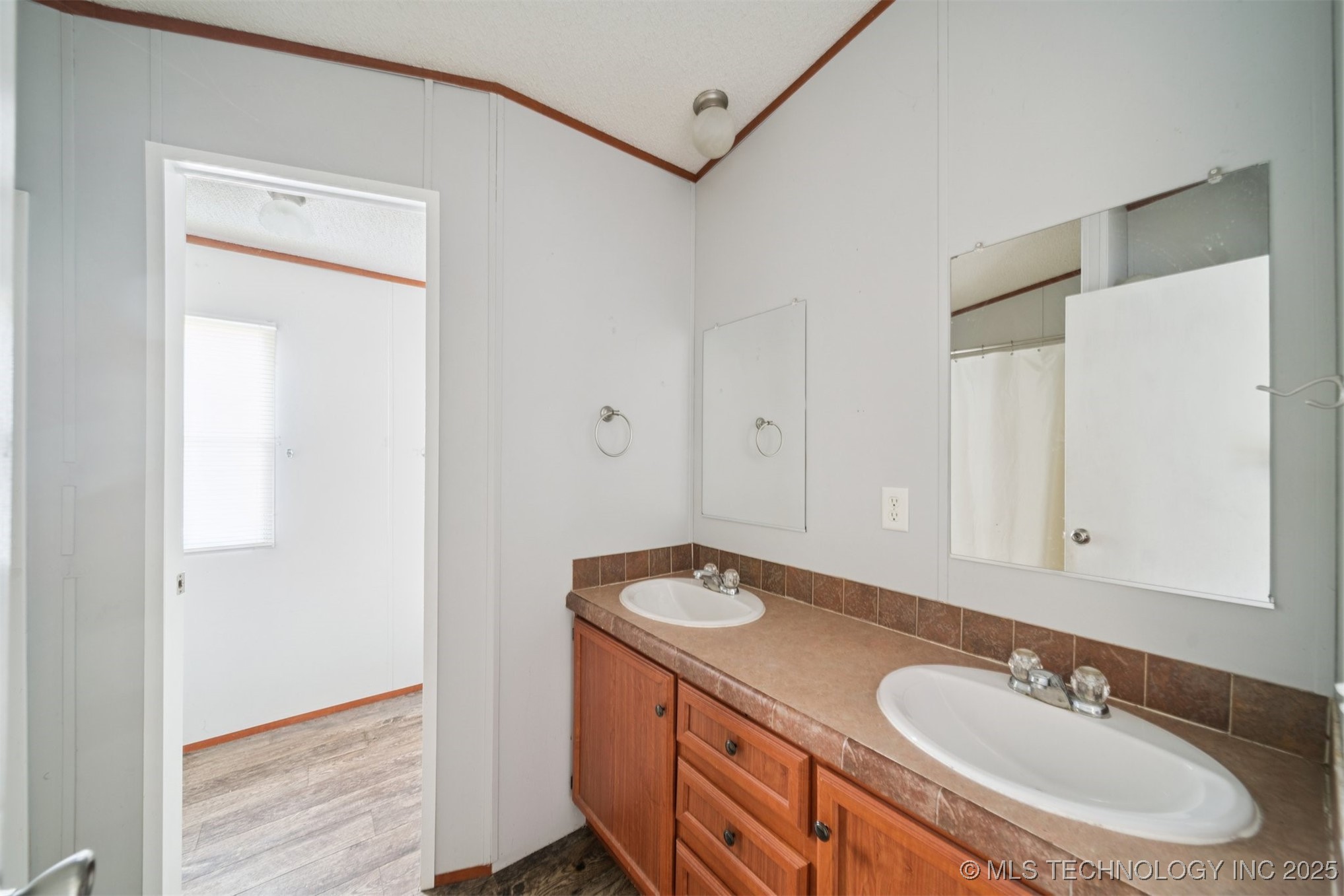 210 Osage Street Property Photo 17