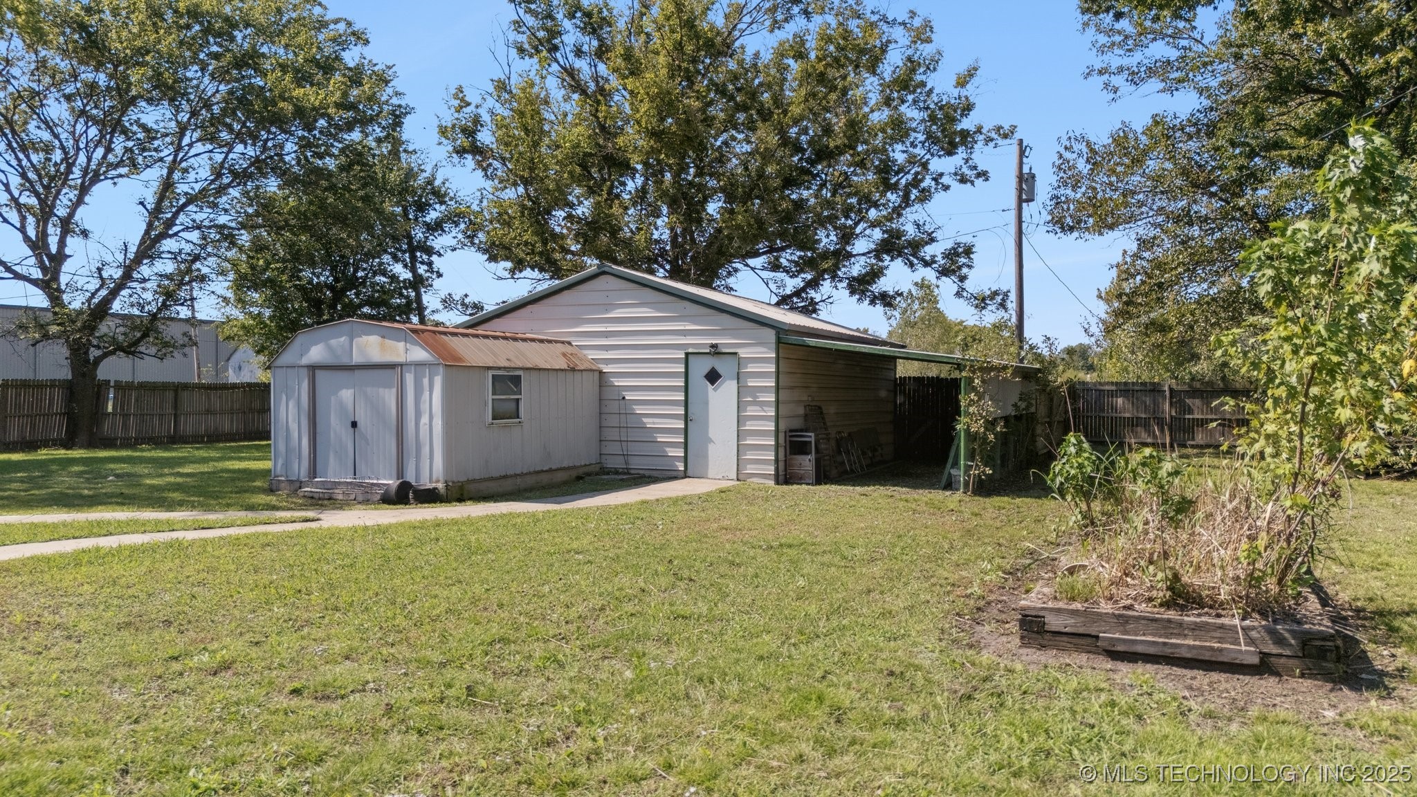 210 Osage Street Property Photo 18